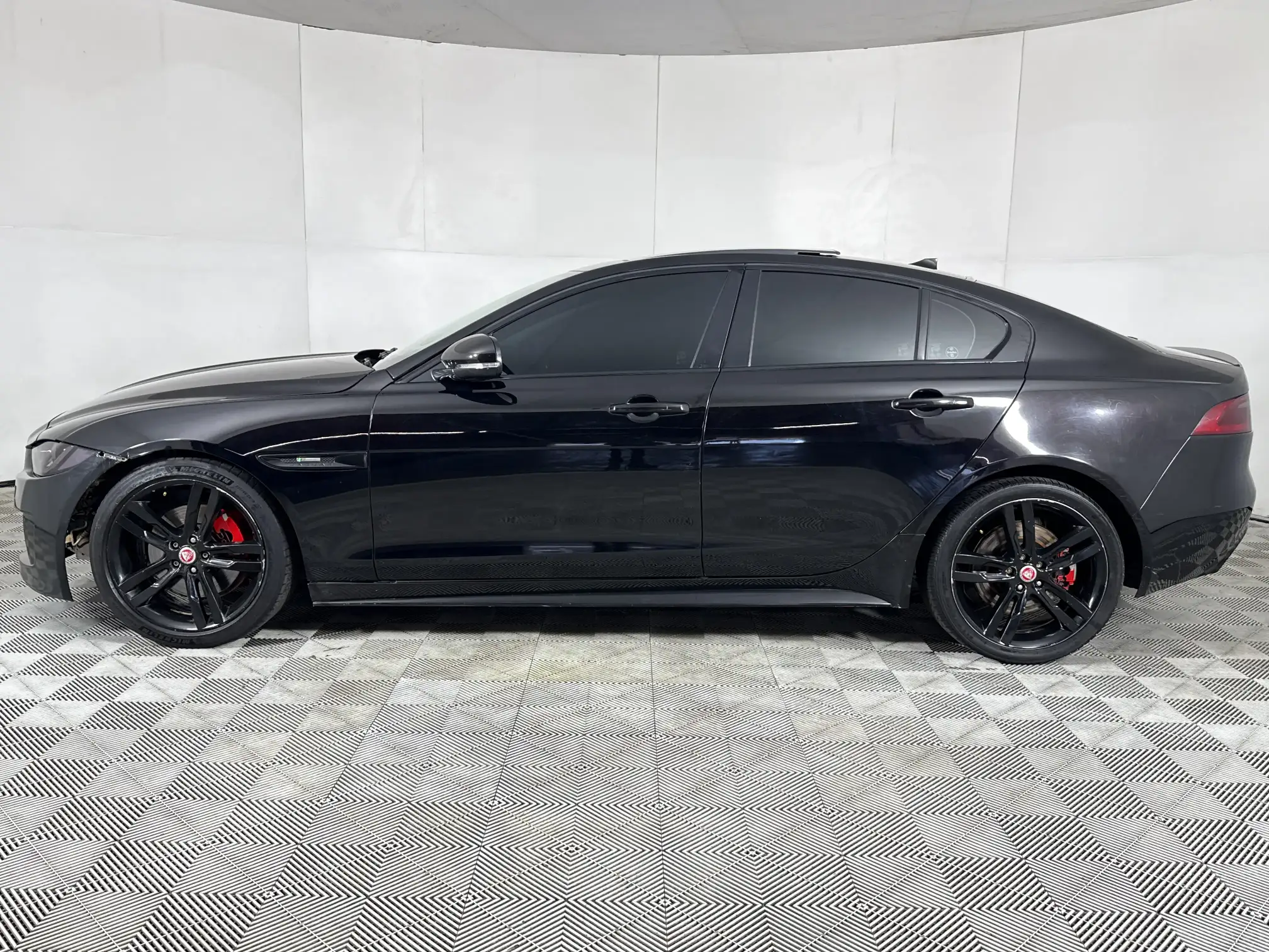 Jaguar XE