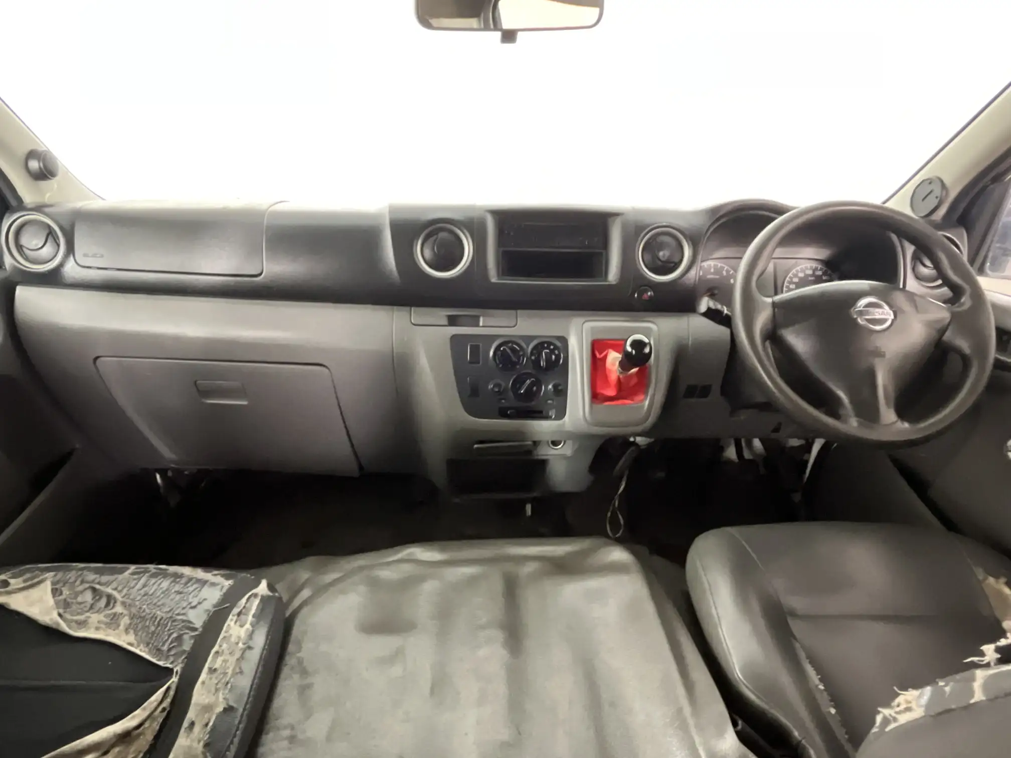Nissan Nv350