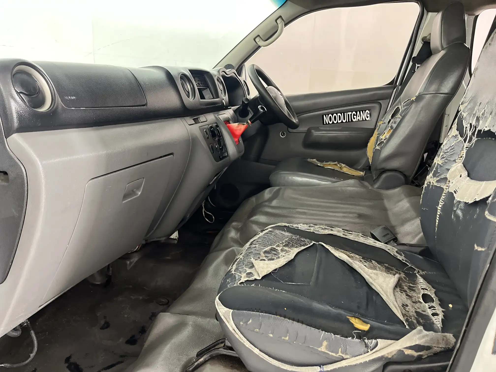 Nissan Nv350