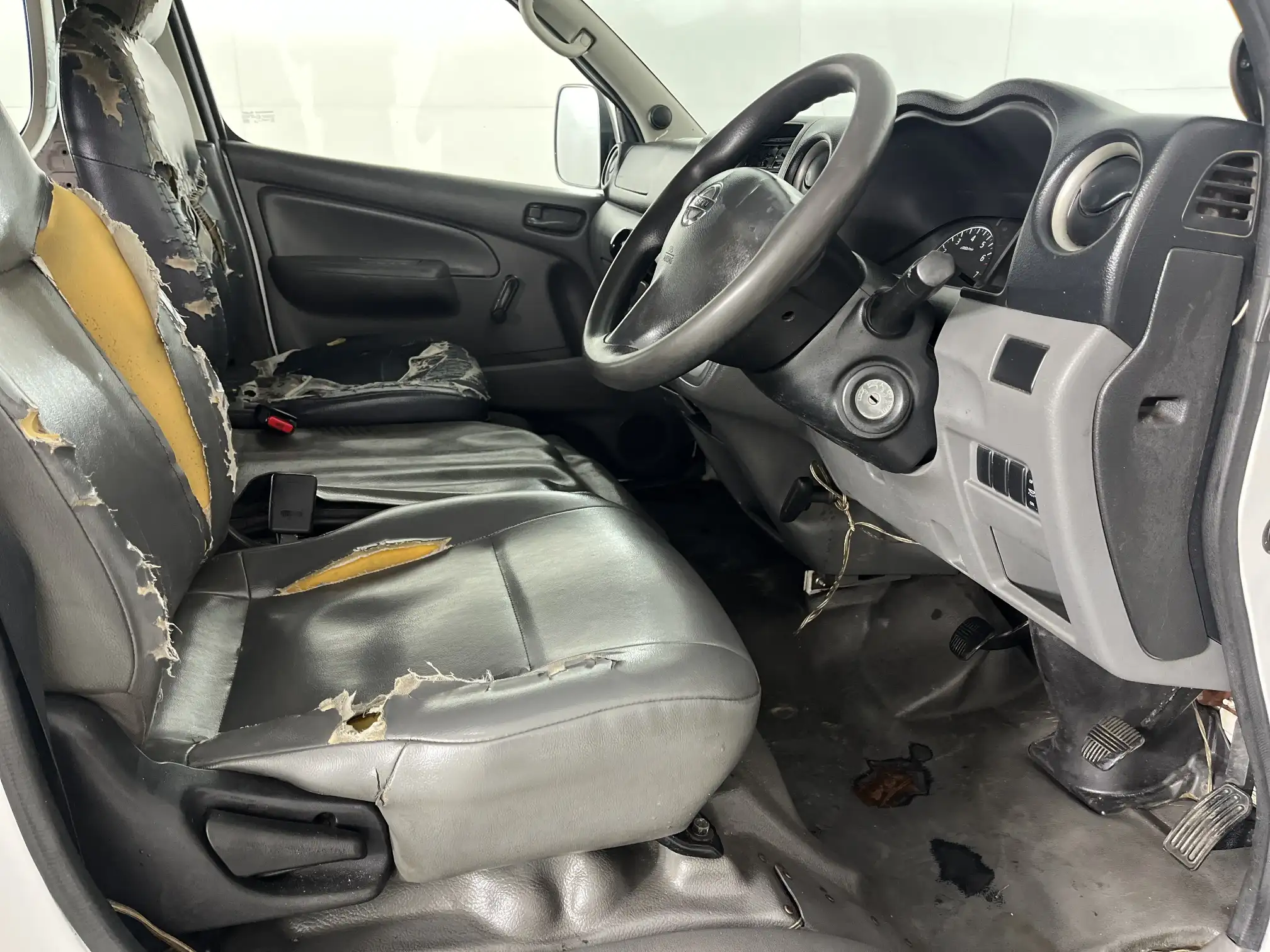 Nissan Nv350