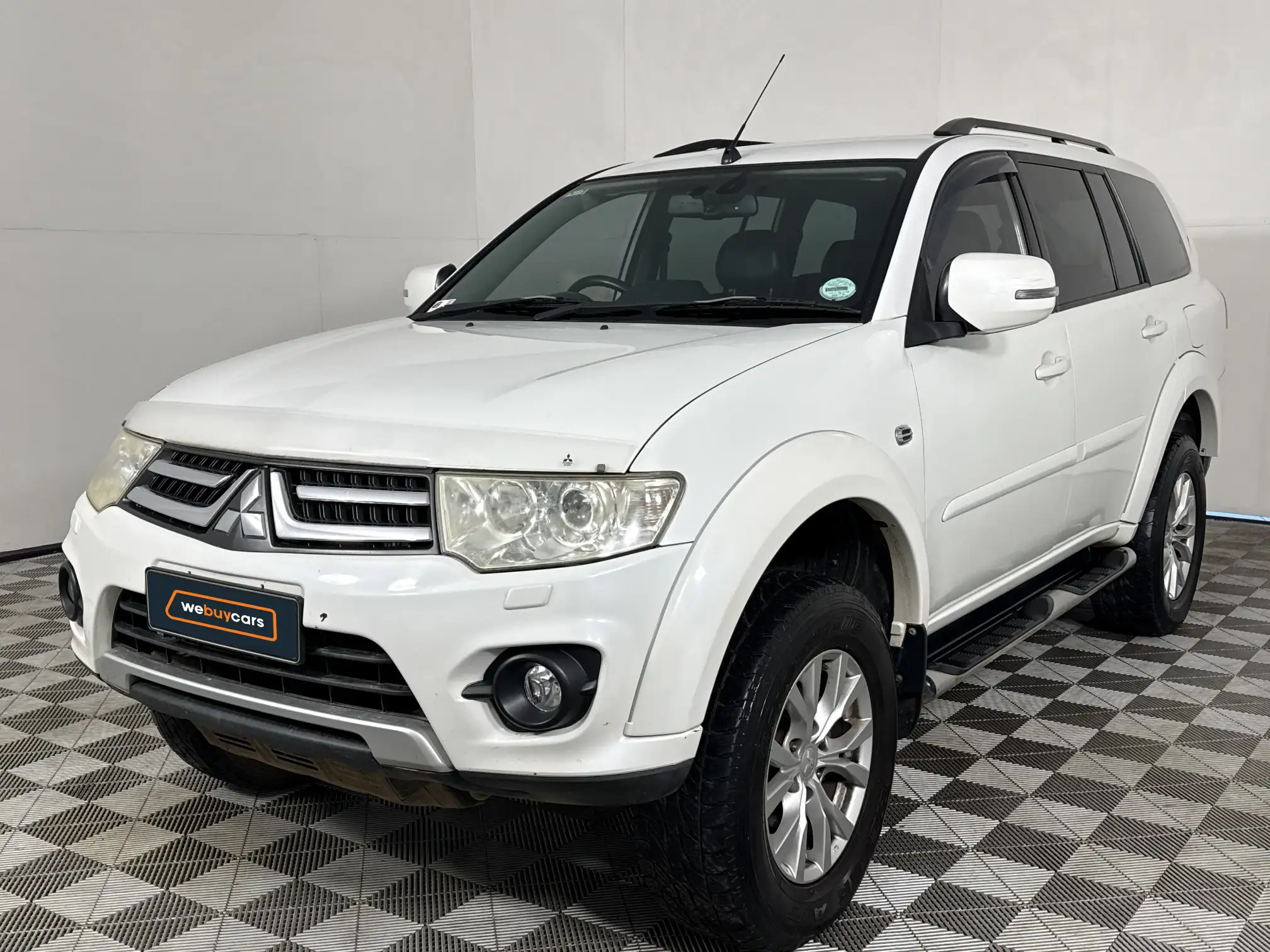 2014 Mitsubishi Pajero