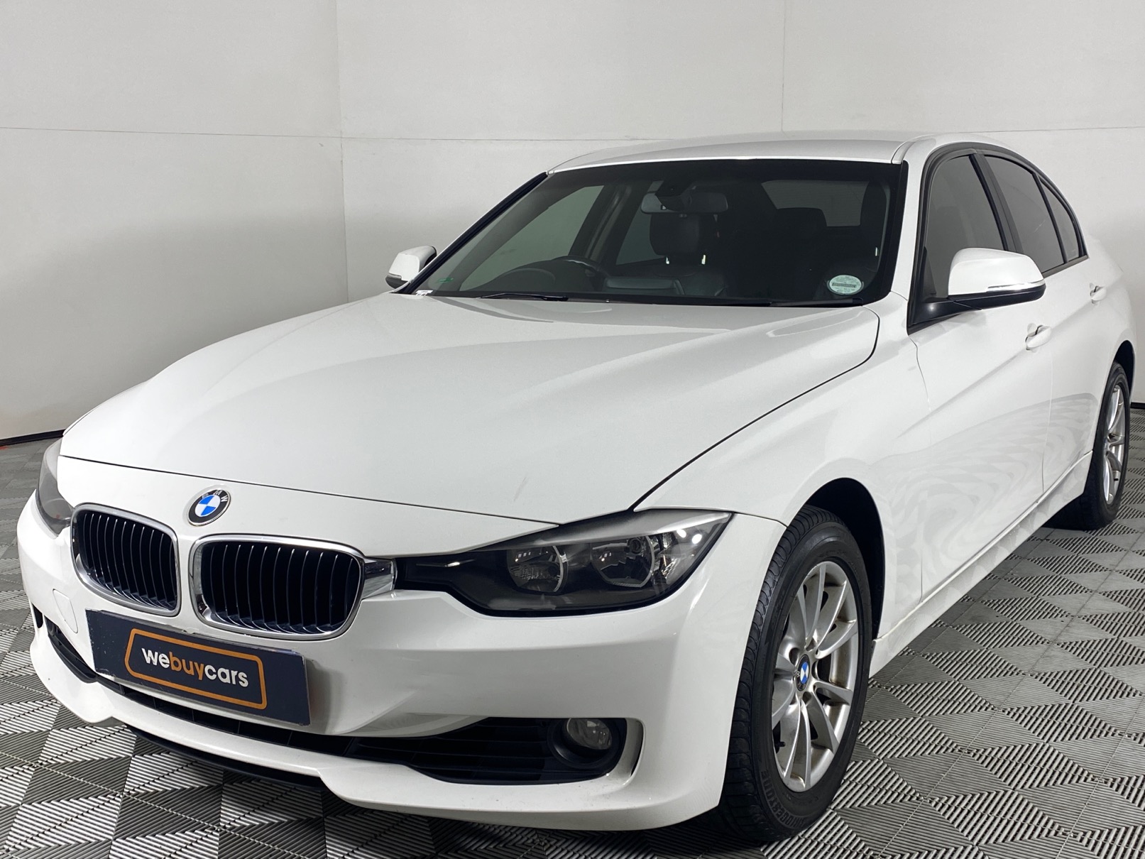 Used 15 Bmw 3 Series 3i F30 For Sale Webuycars