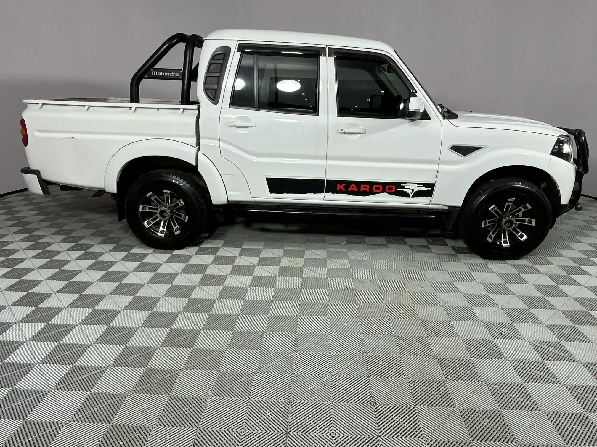 Mahindra PIK UP