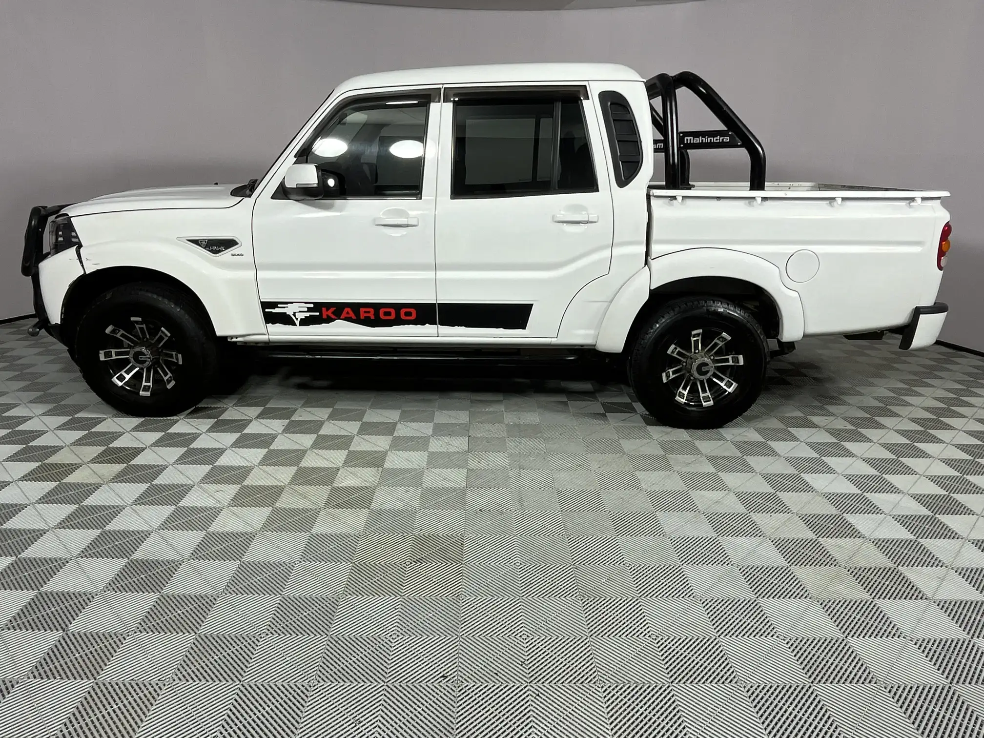 Mahindra PIK UP