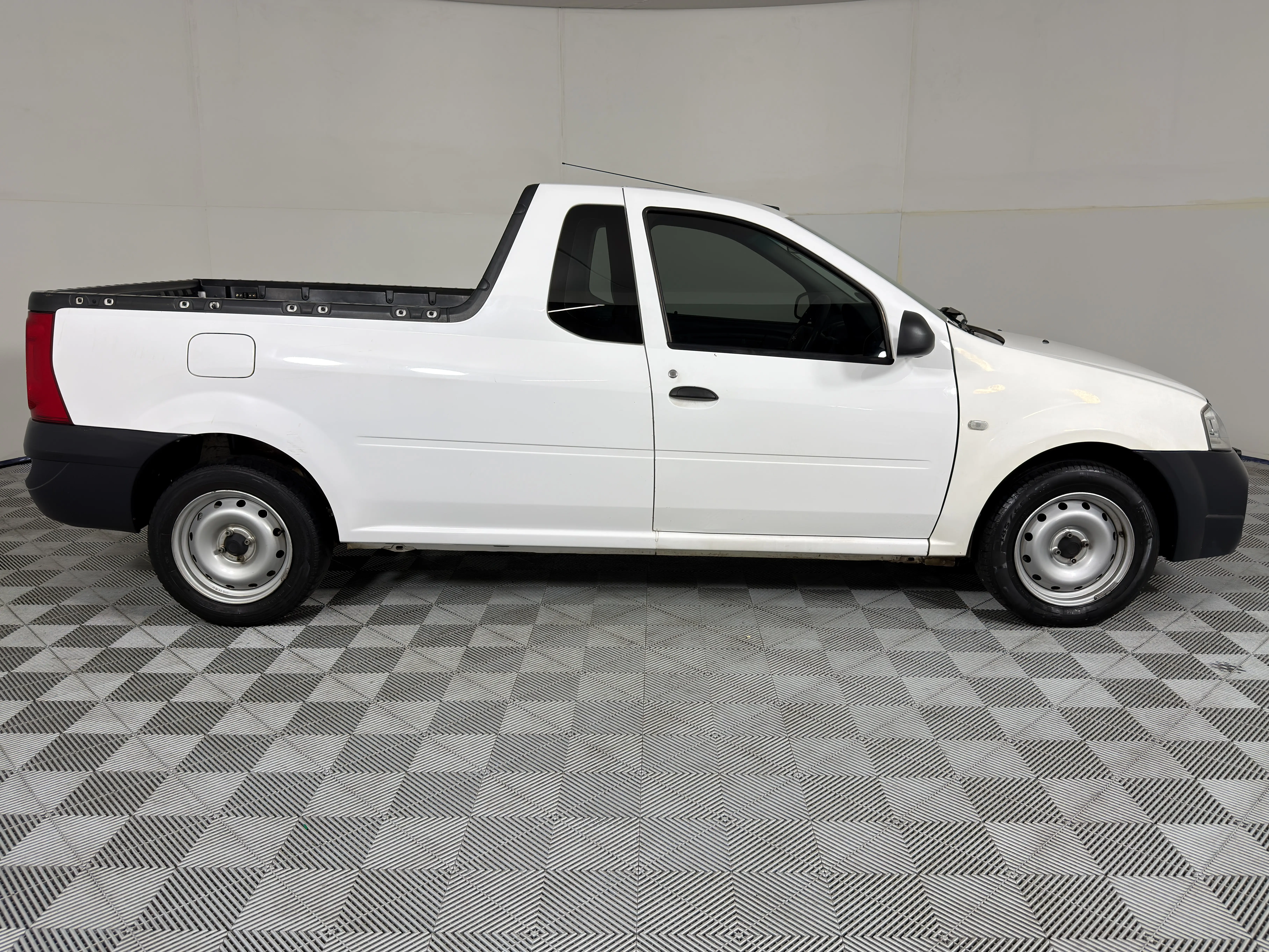 2022 Nissan NP200 1.6 Pick Up Single Cab, photo 4