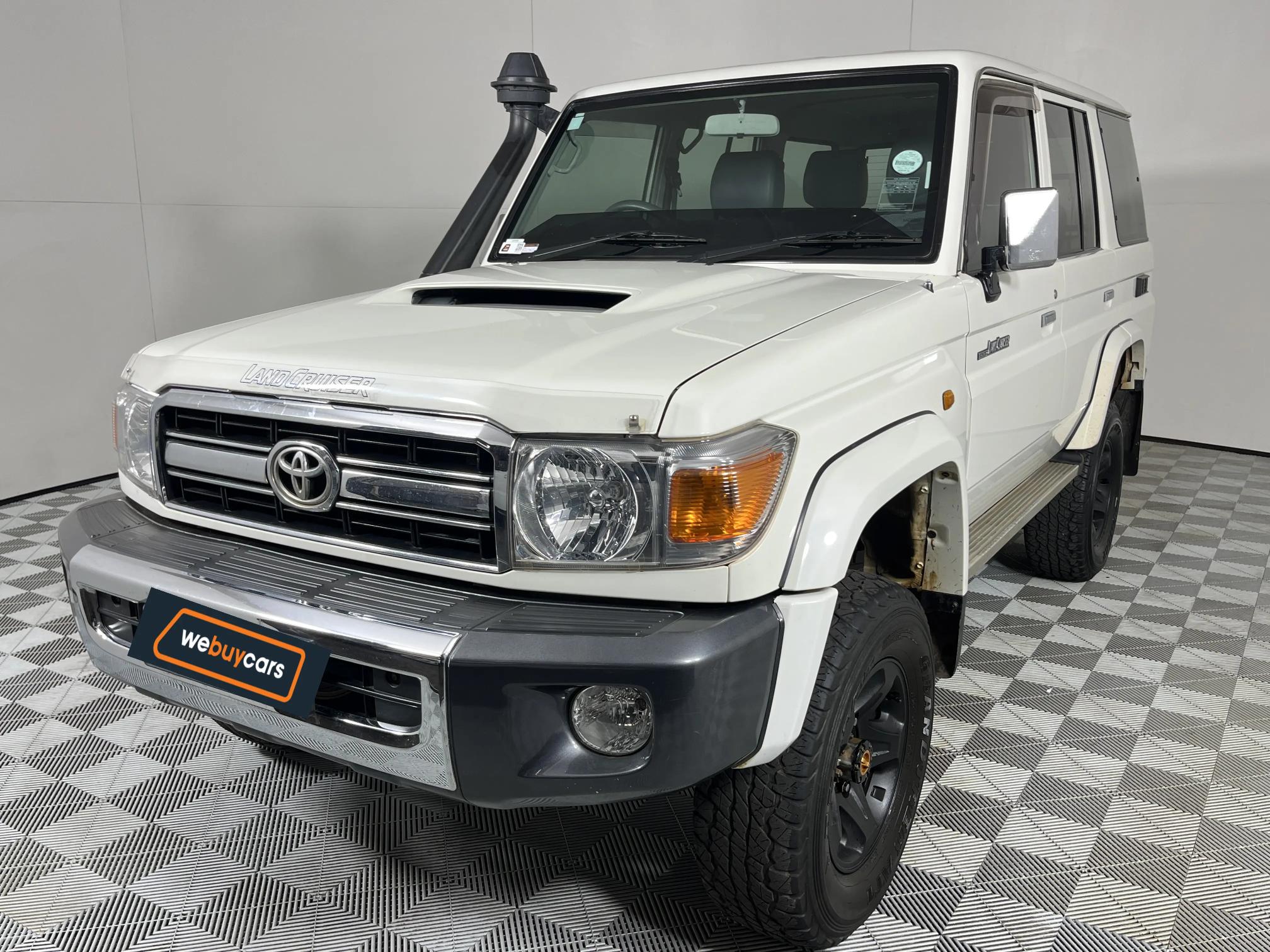 Toyota Land Cruiser 76 4.5 Diesel Station Wagon