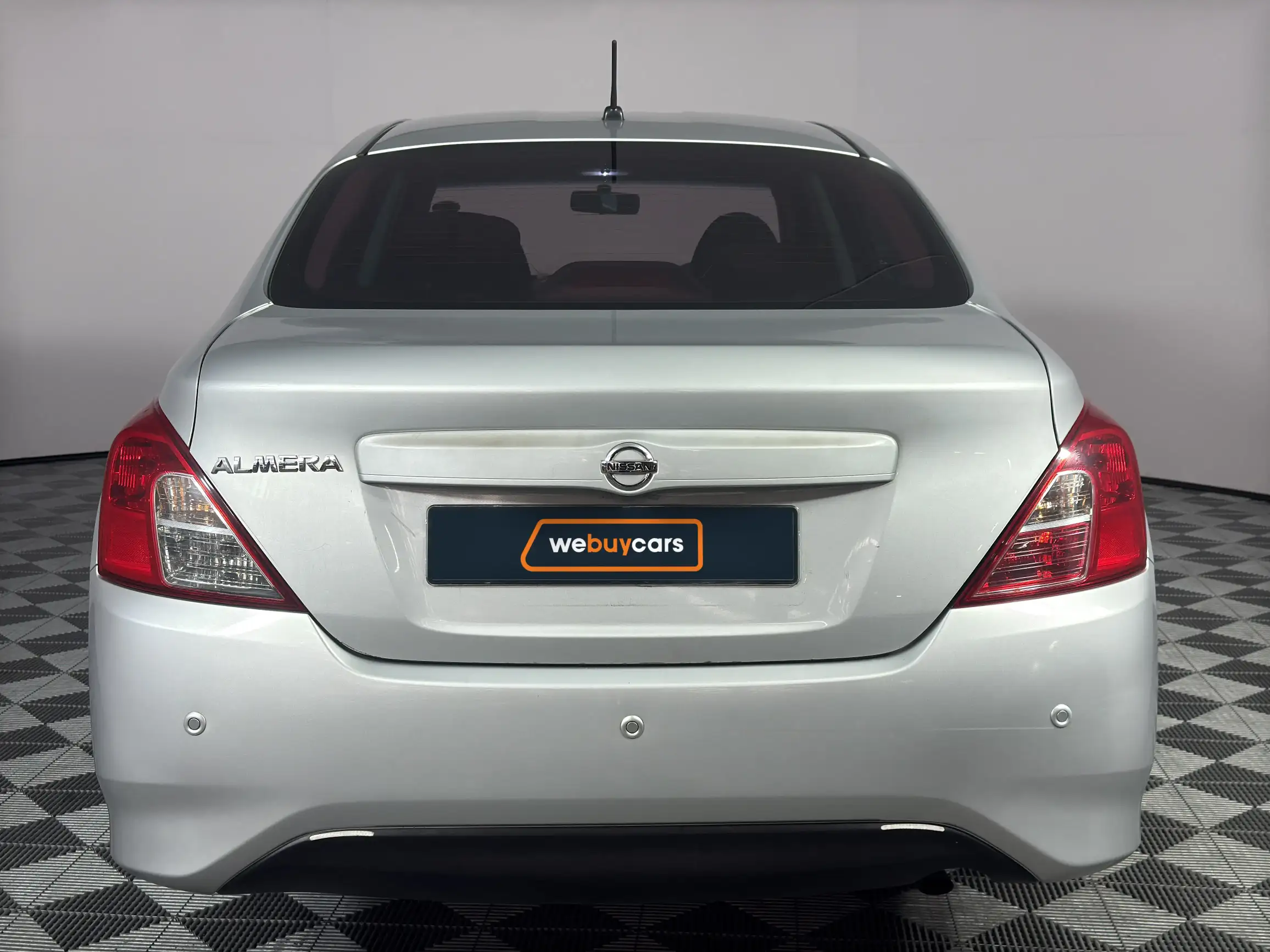 Nissan Almera