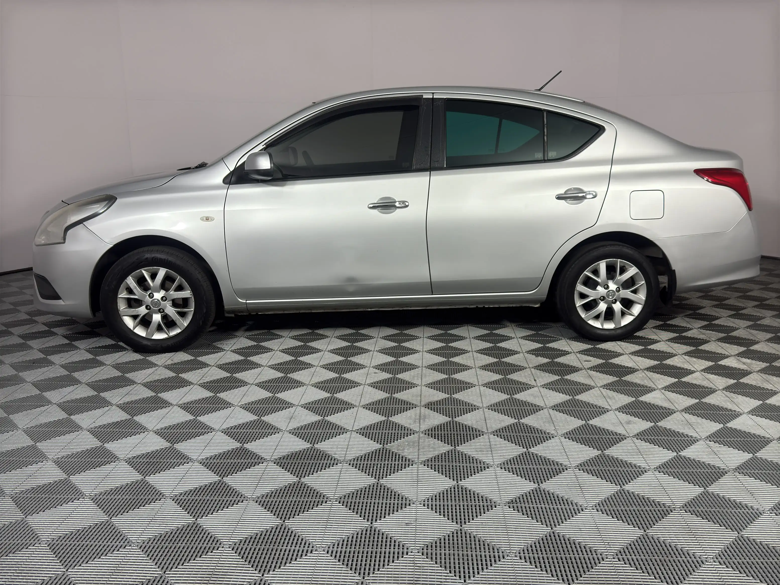 Nissan Almera