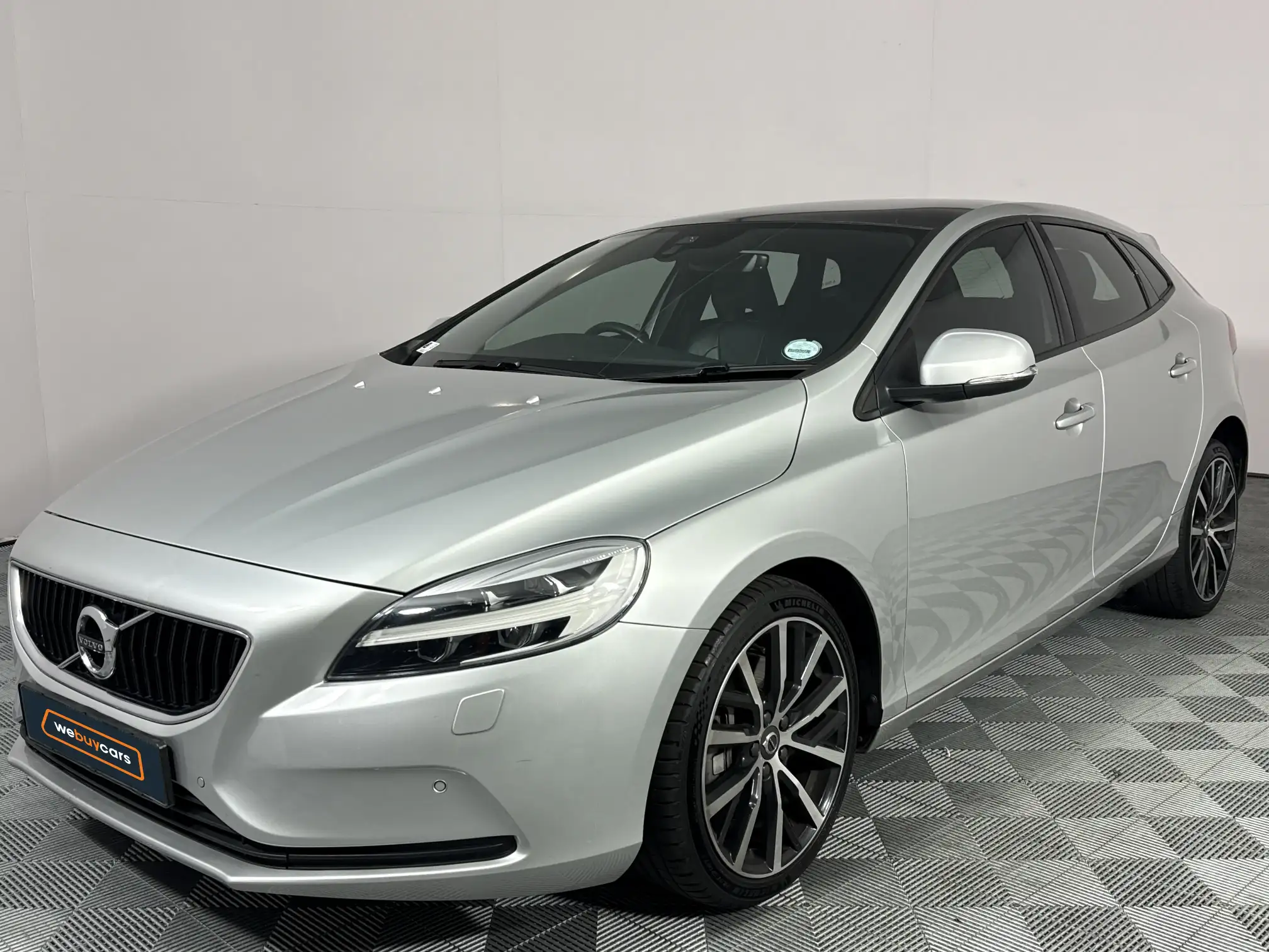 2019 Volvo V40
