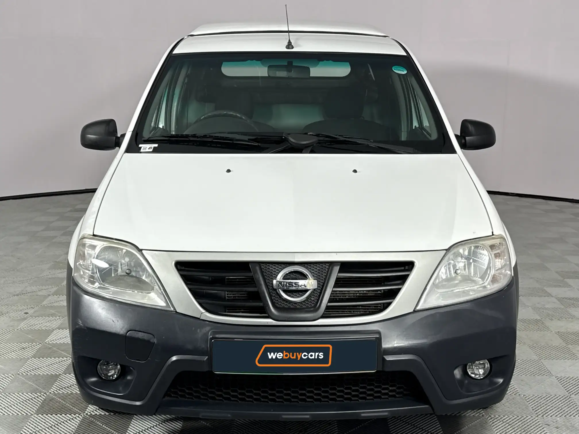 Nissan NP200