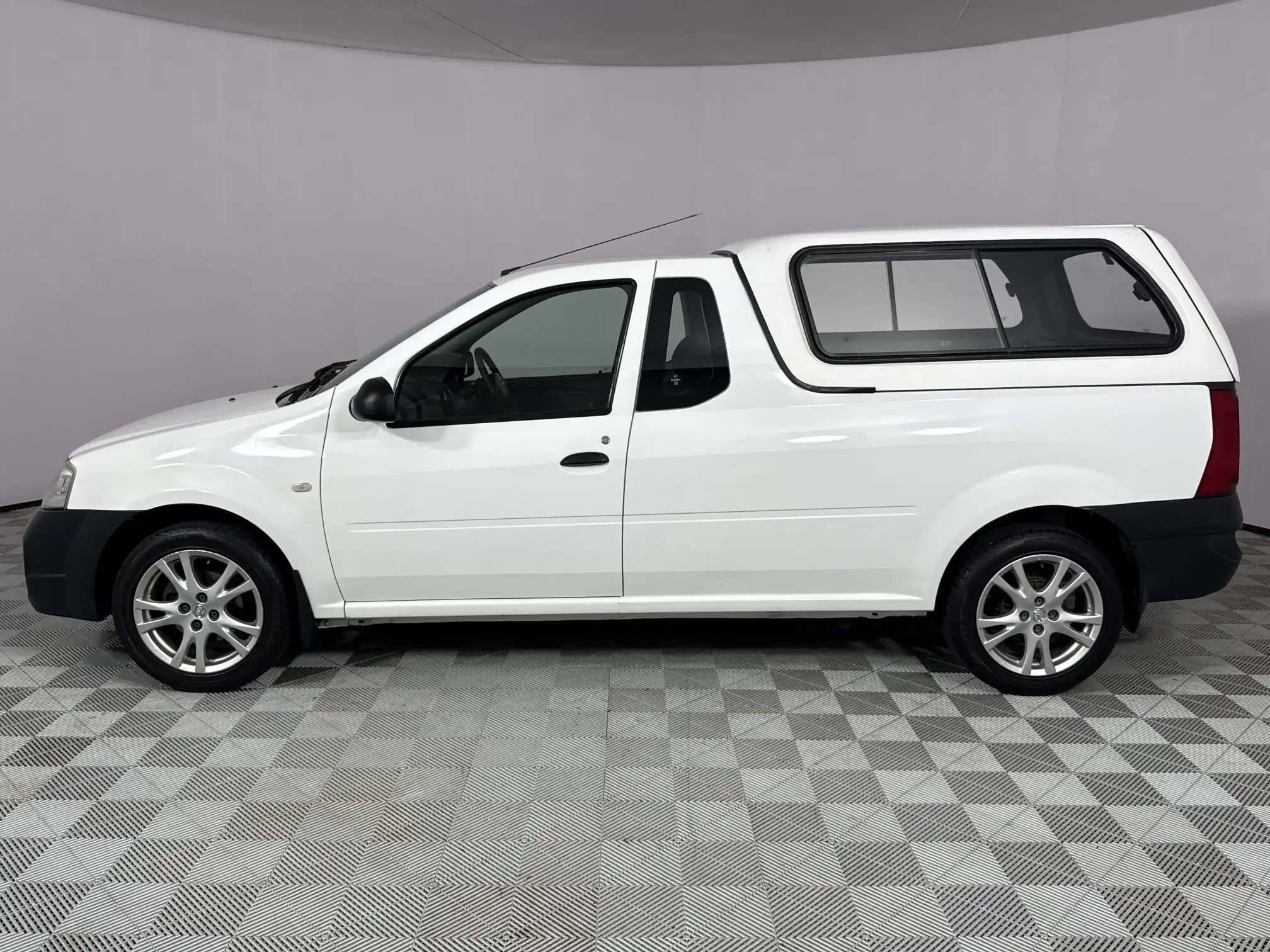 Nissan NP200