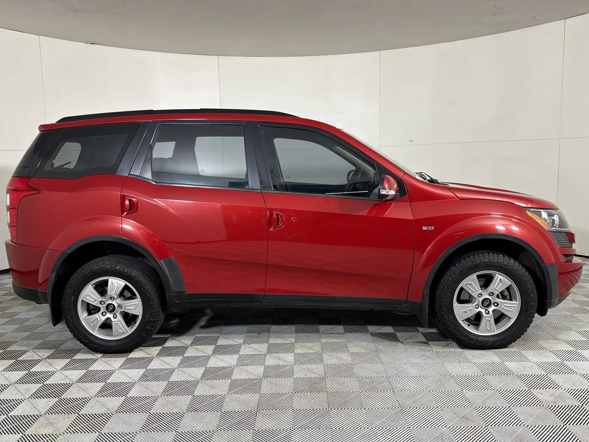 Mahindra XUV