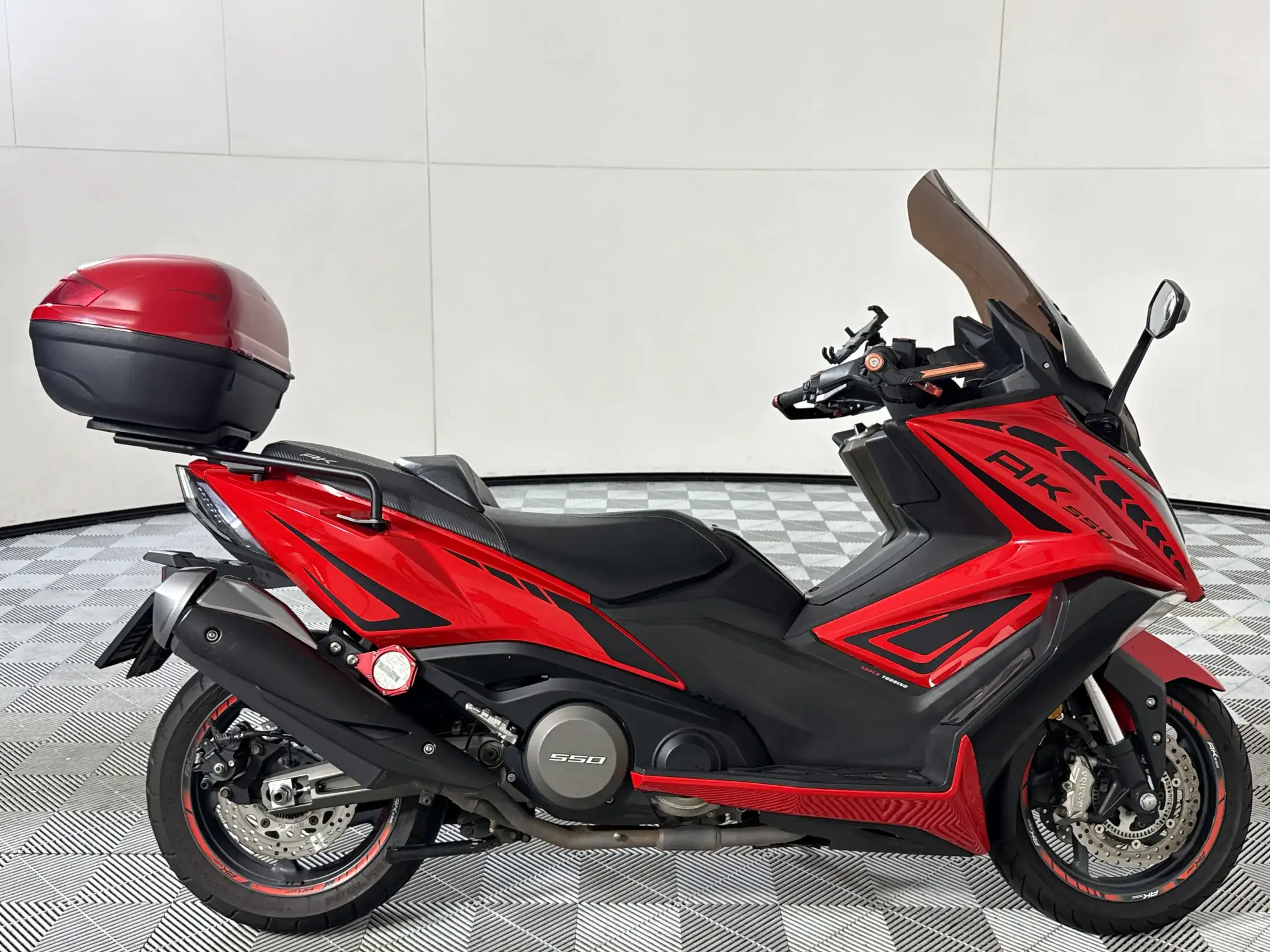 Kymco AK