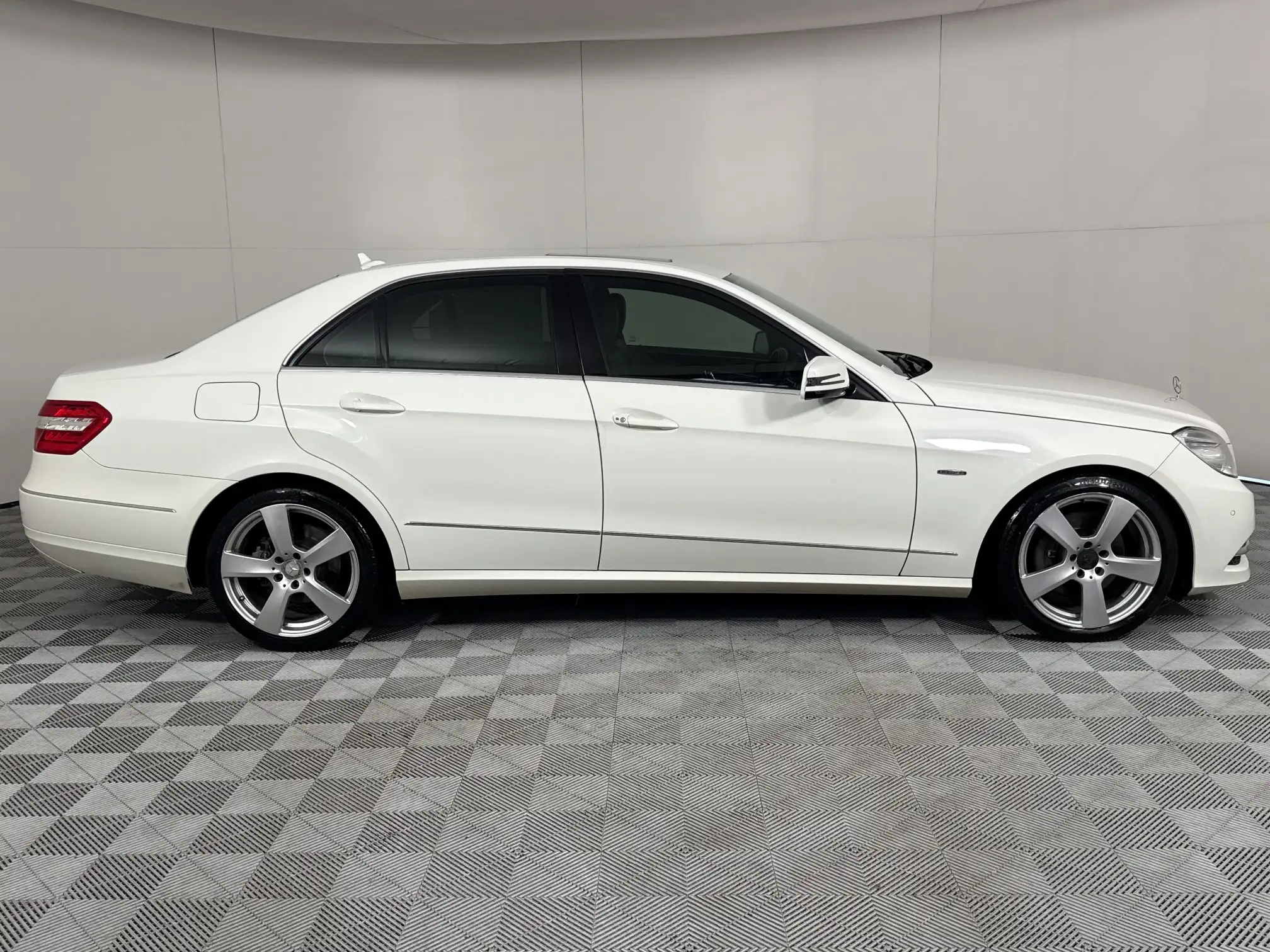 Mercedes-Benz E Class Sedan