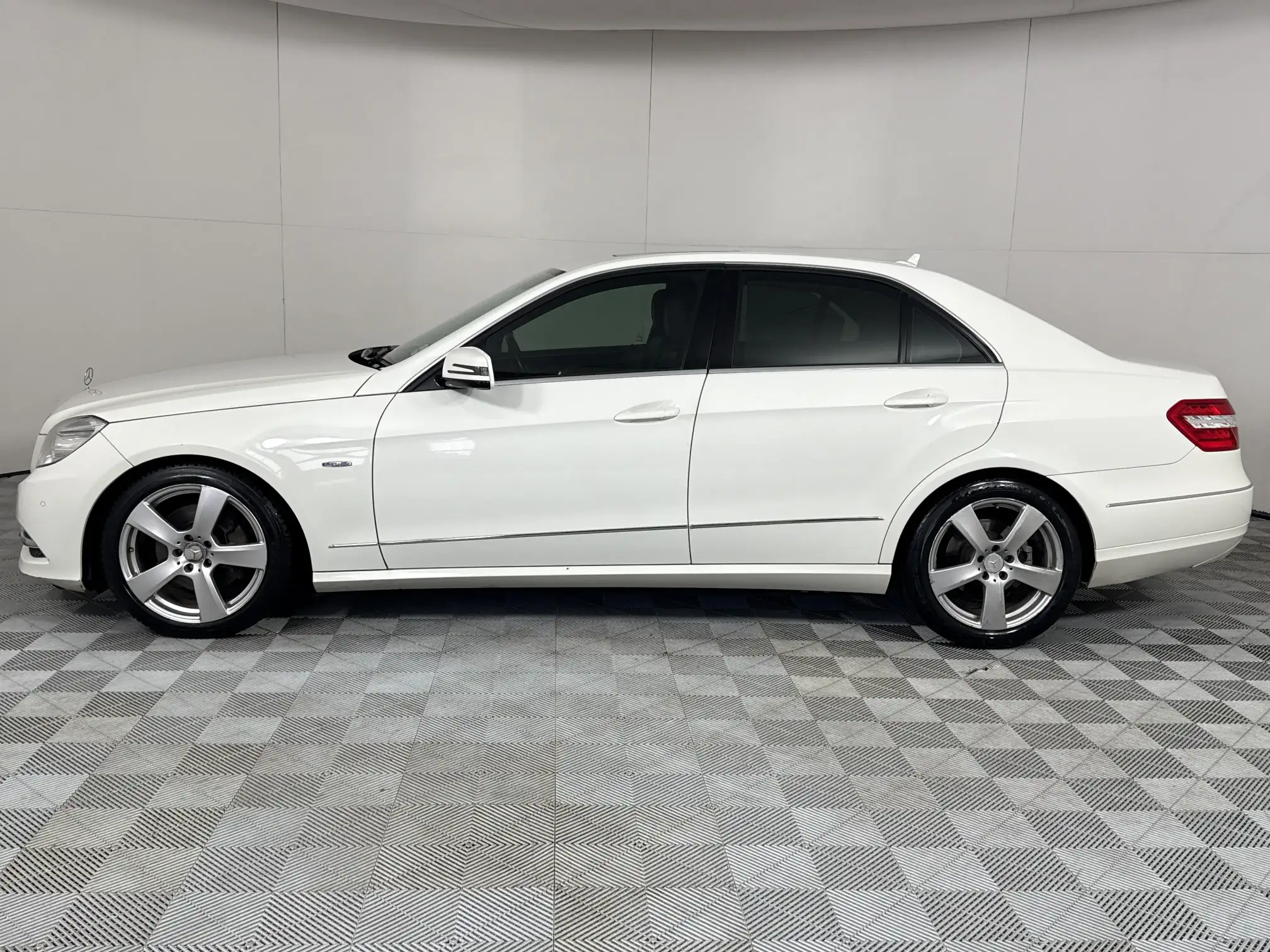 Mercedes-Benz E Class Sedan