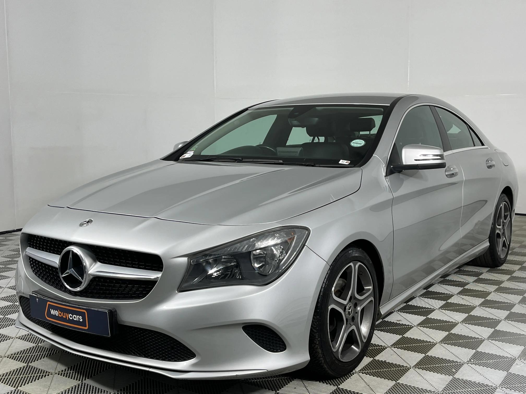 Mercedes Benz CLA 200 Auto ()