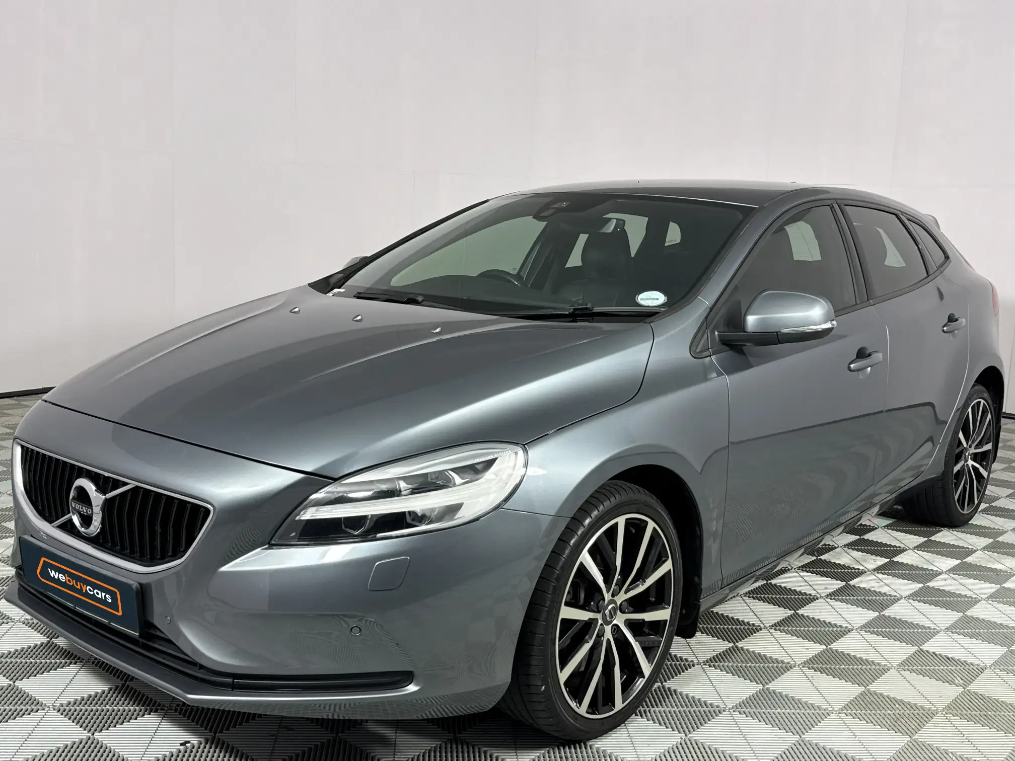 2017 Volvo V40