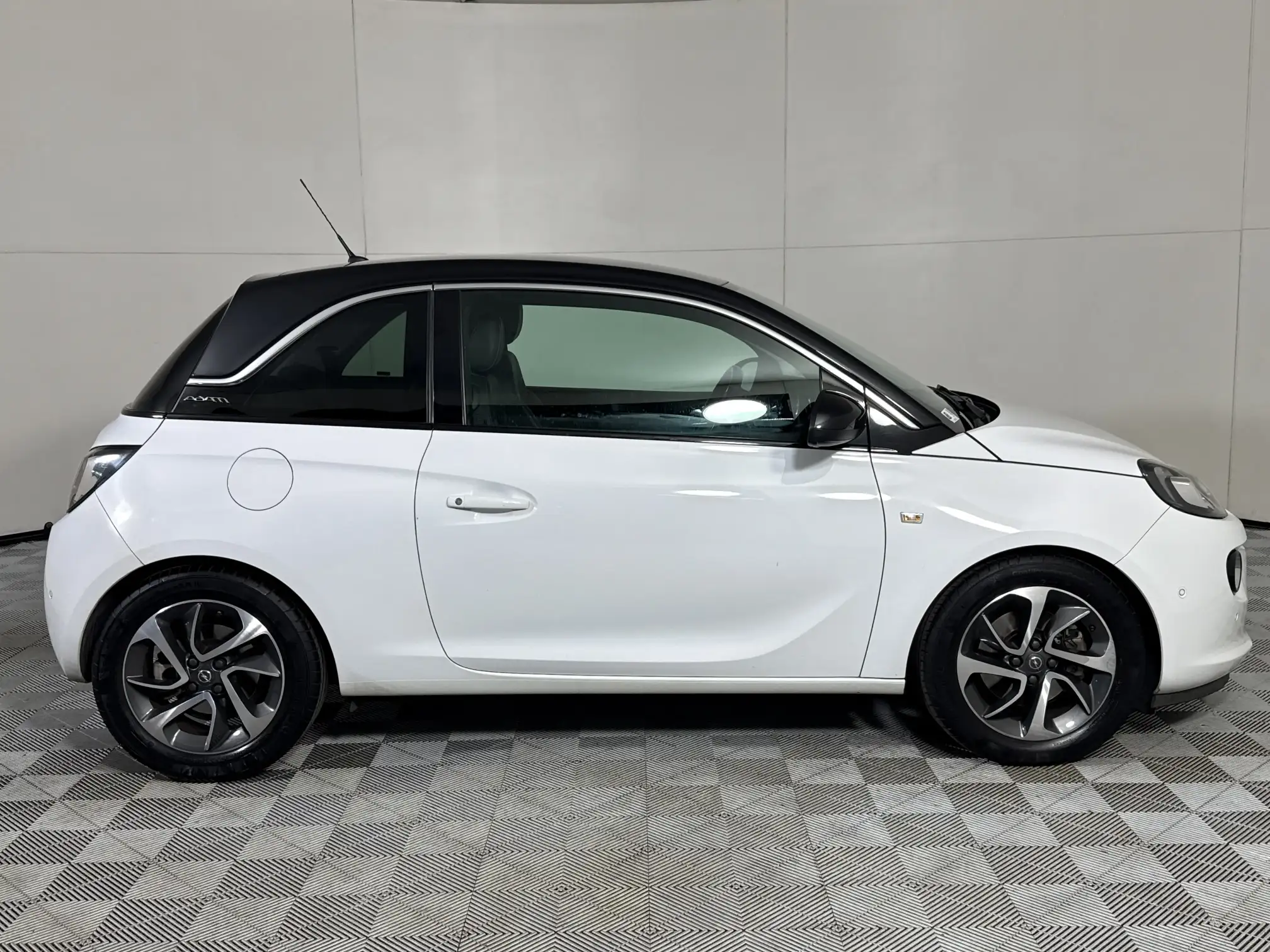 Opel Adam