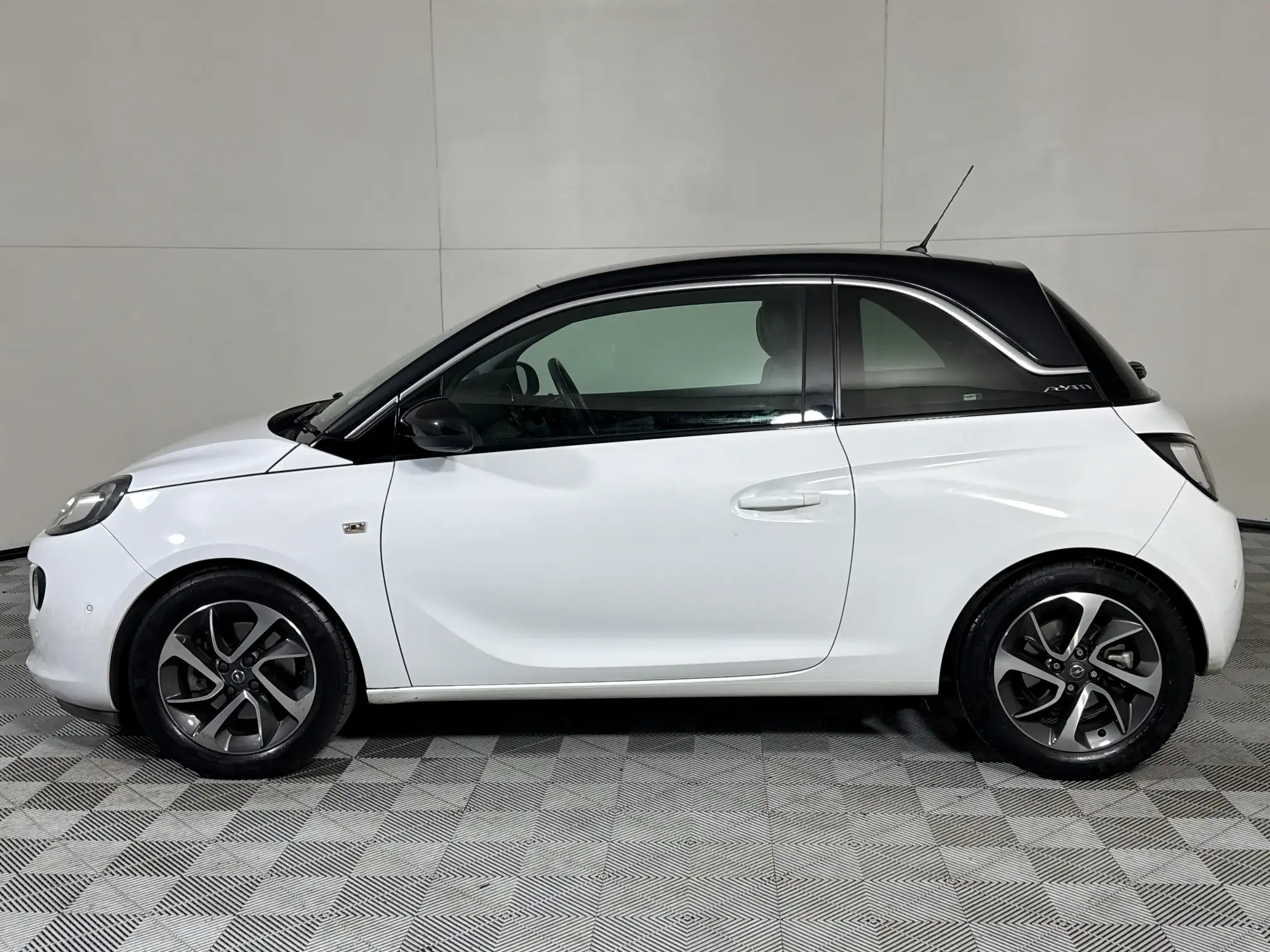 Opel Adam