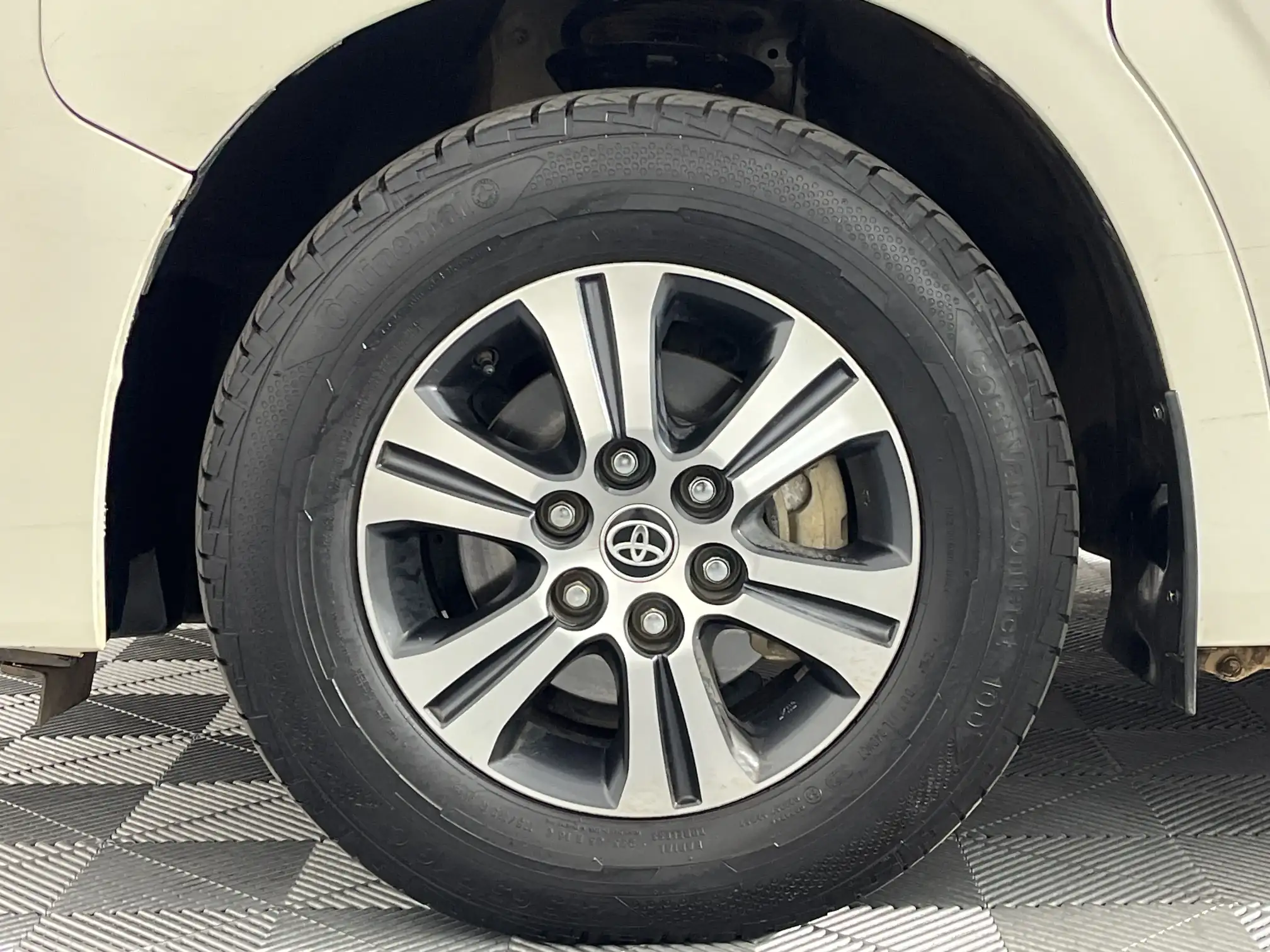 Toyota Quantum