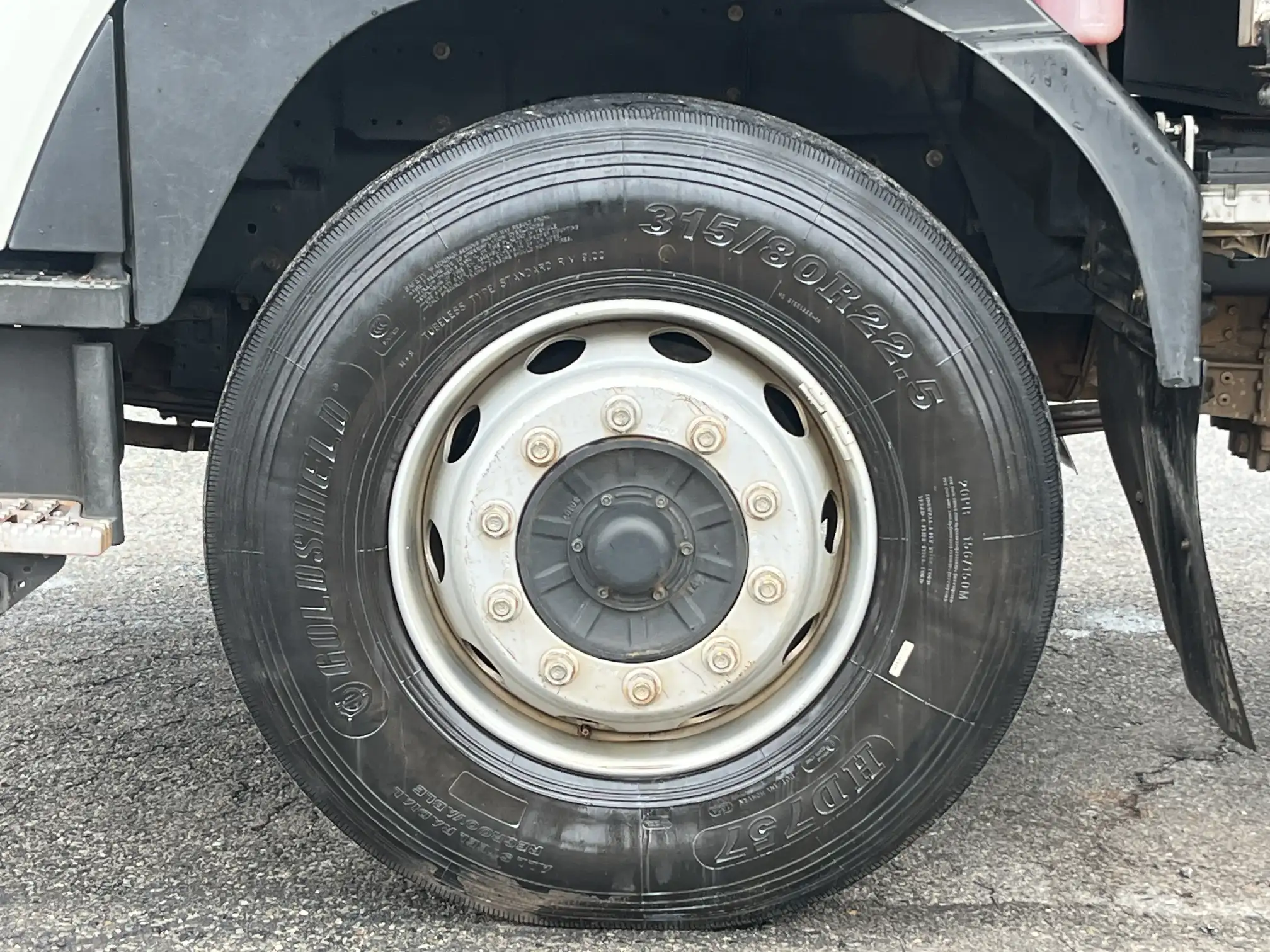 Isuzu 1400
