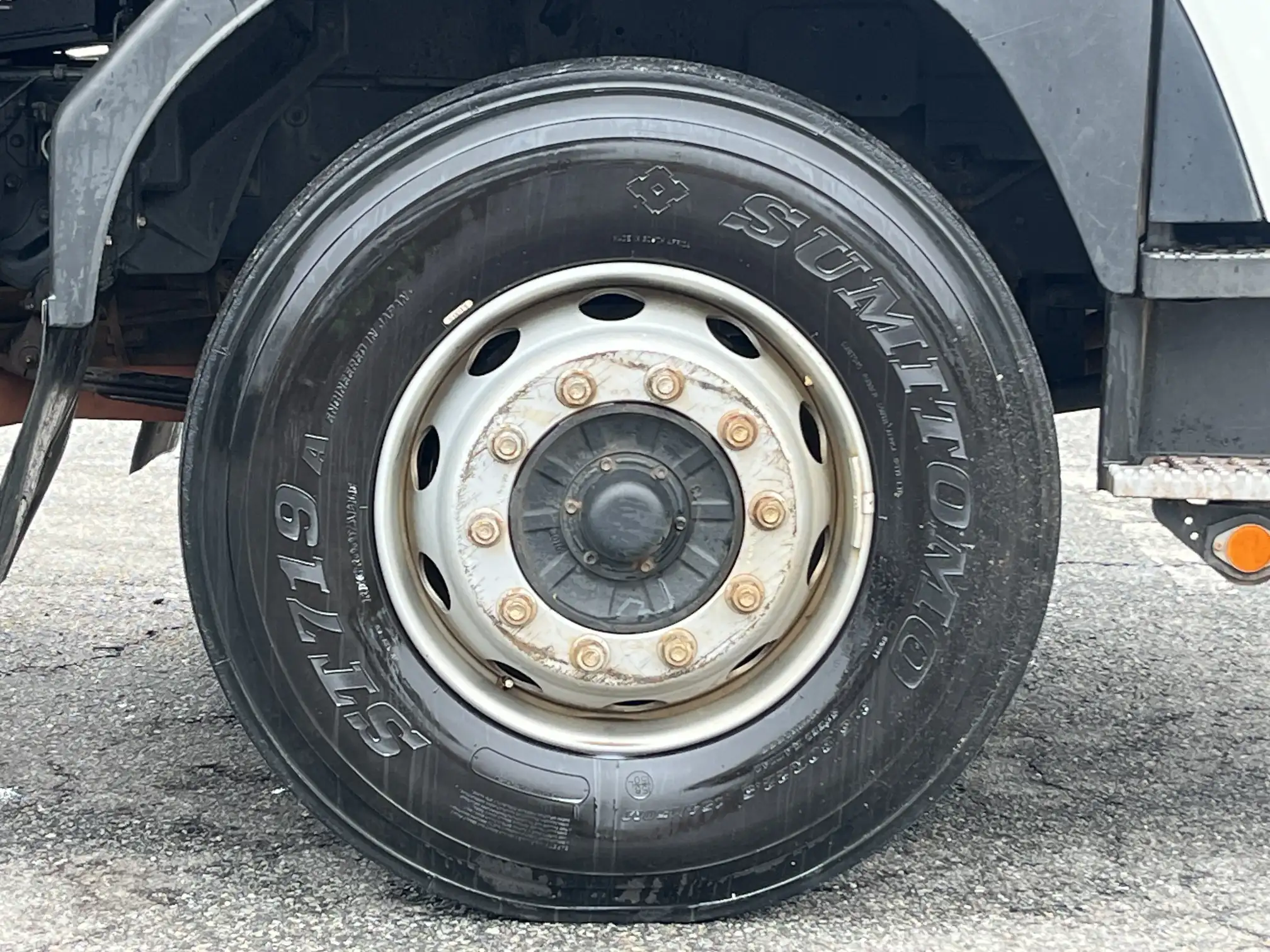 Isuzu 1400