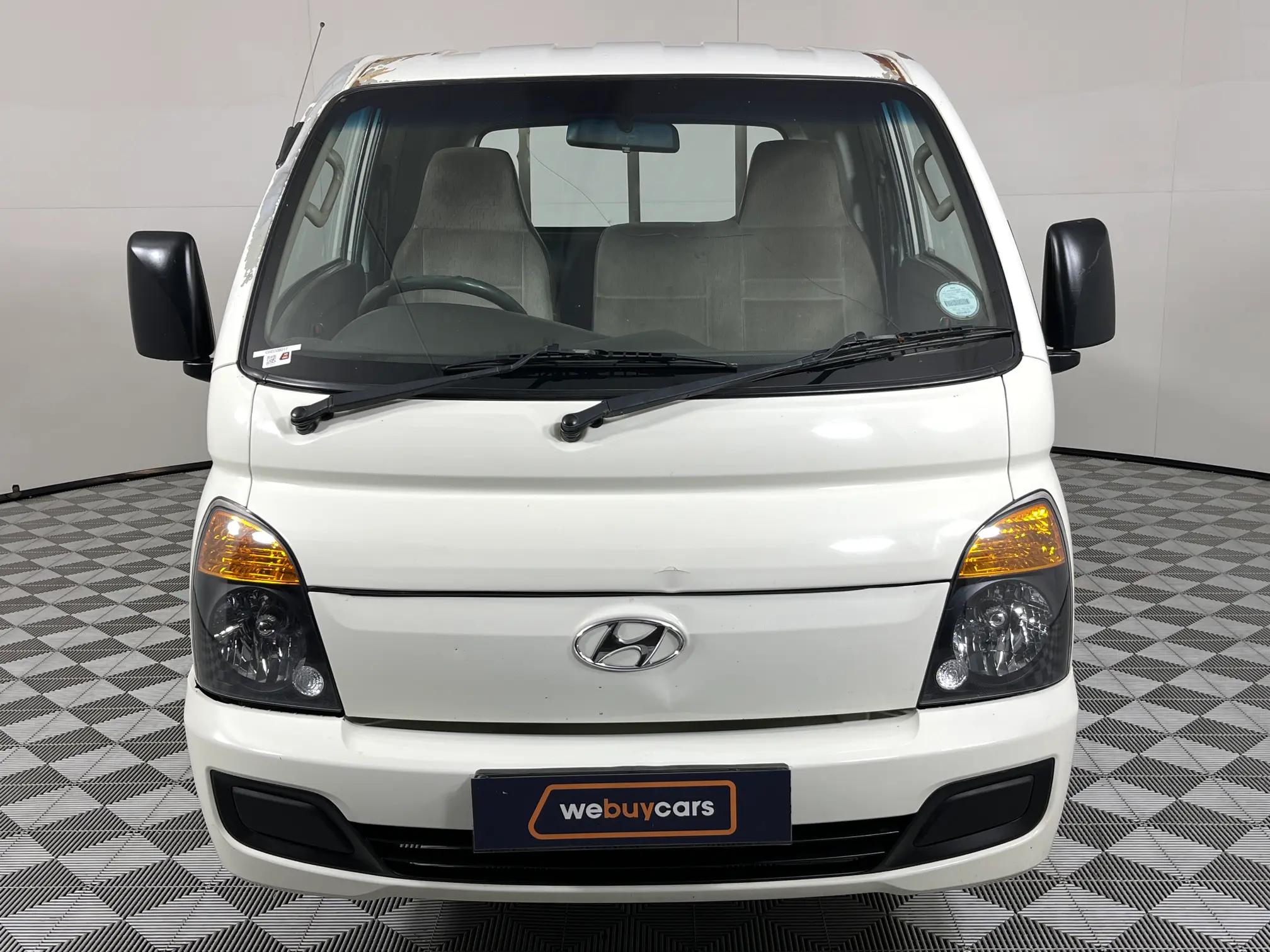 Hyundai H100 2.6 D Euro II Dropside Aircon for sale - R 127 900 ...