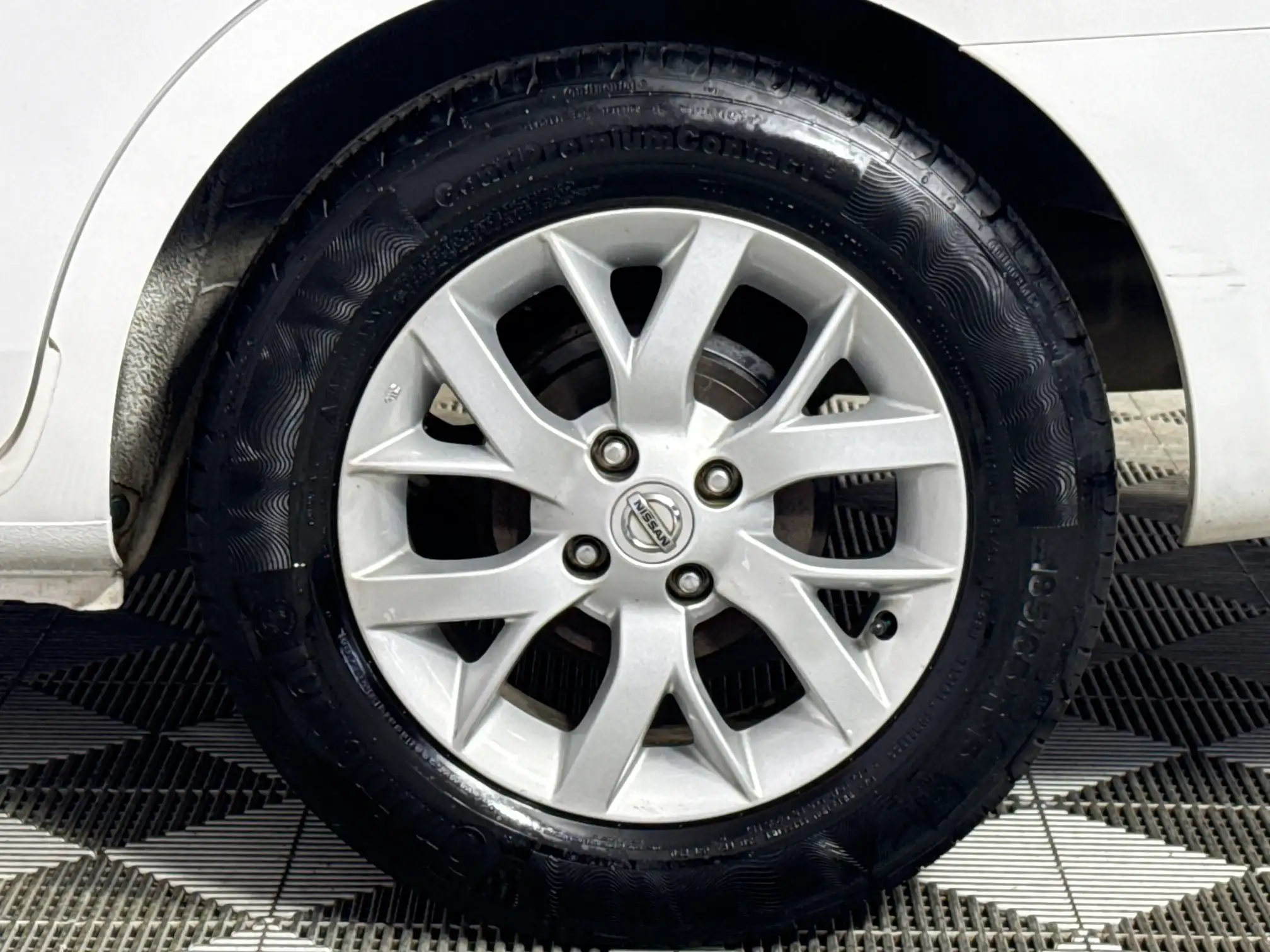Nissan Almera