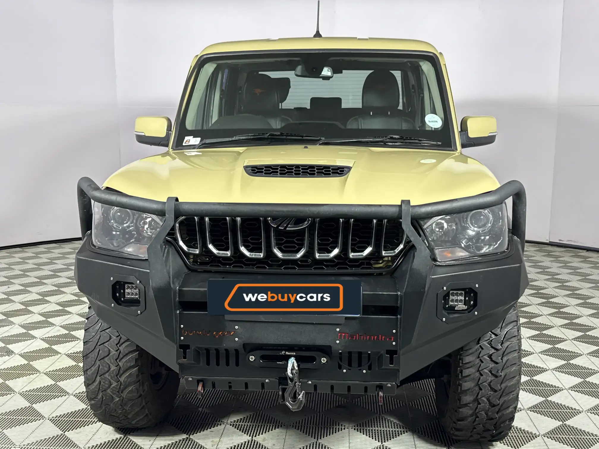 Mahindra PIK UP