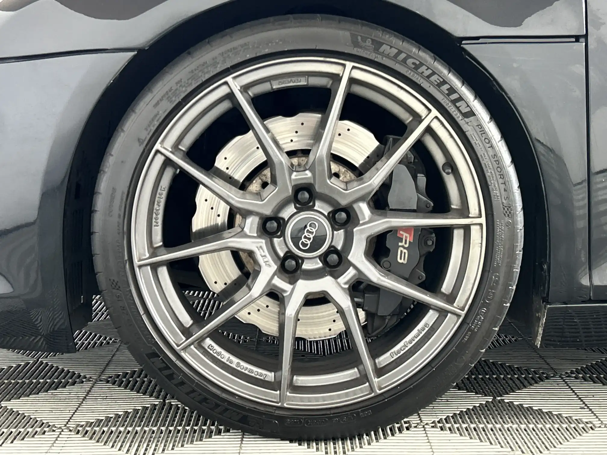 Audi R8