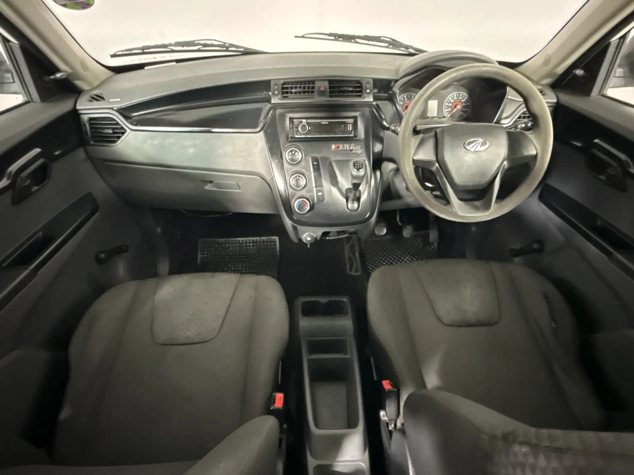 Mahindra KUV 100