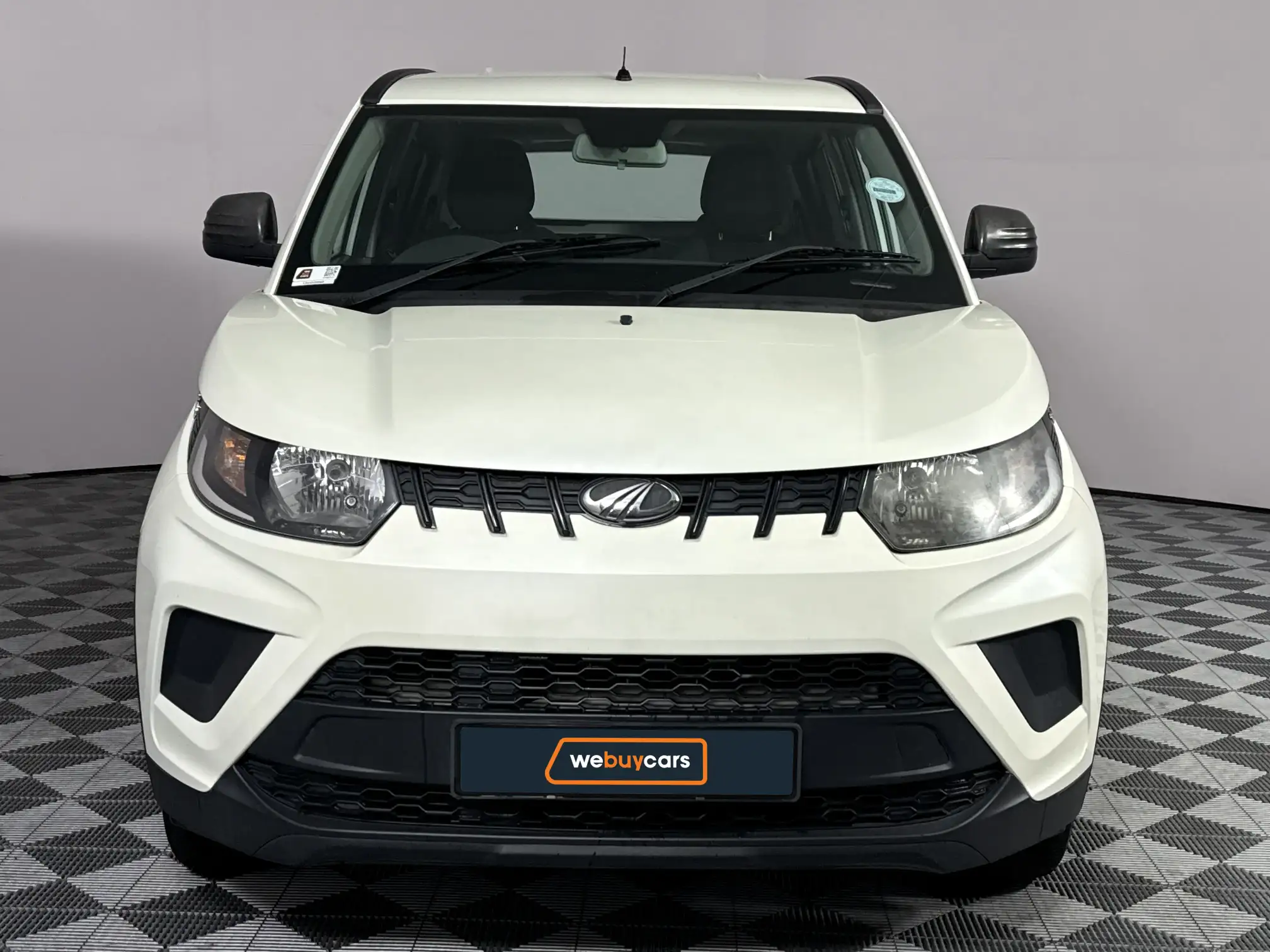Mahindra KUV 100