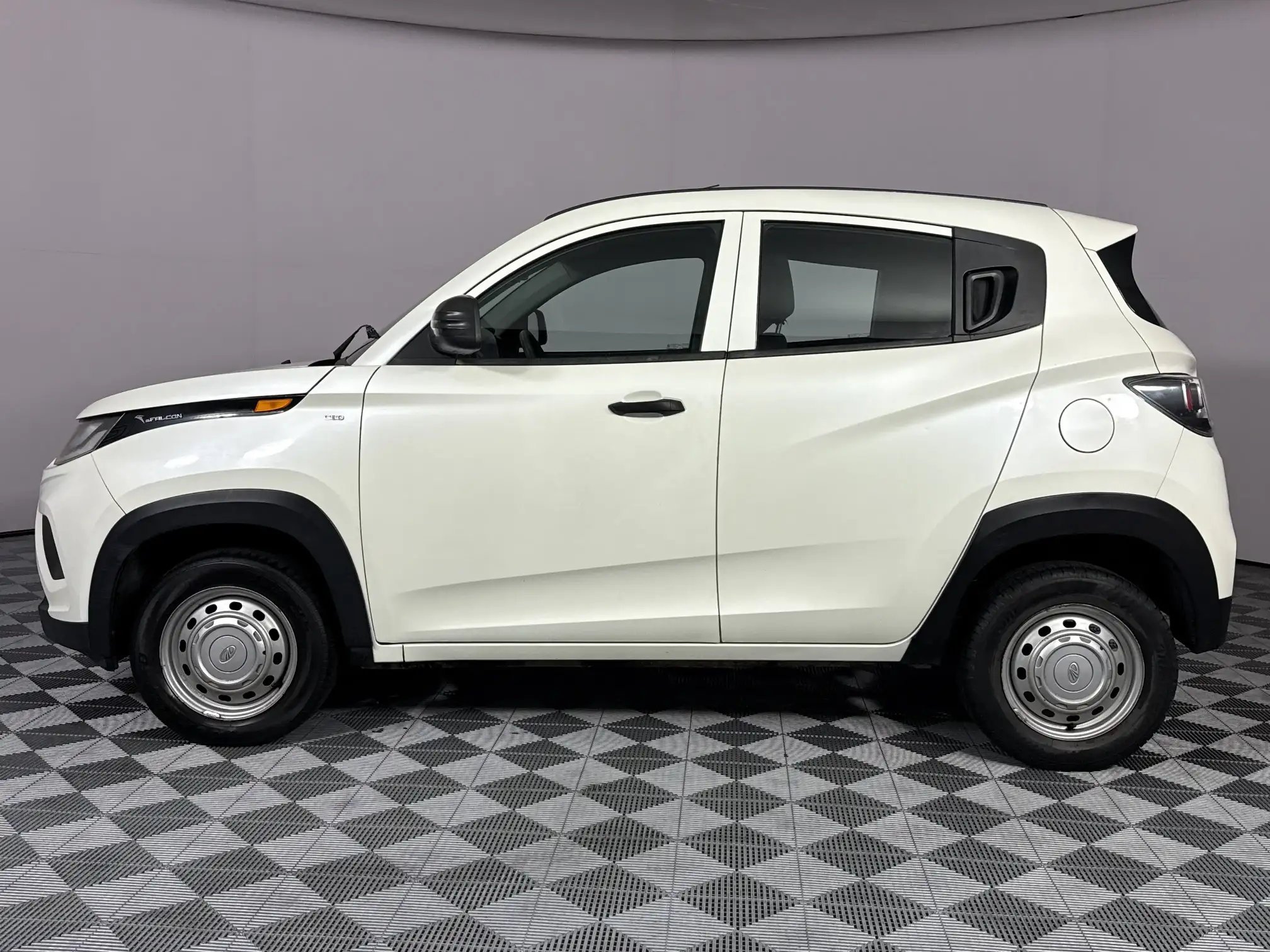 Mahindra KUV 100
