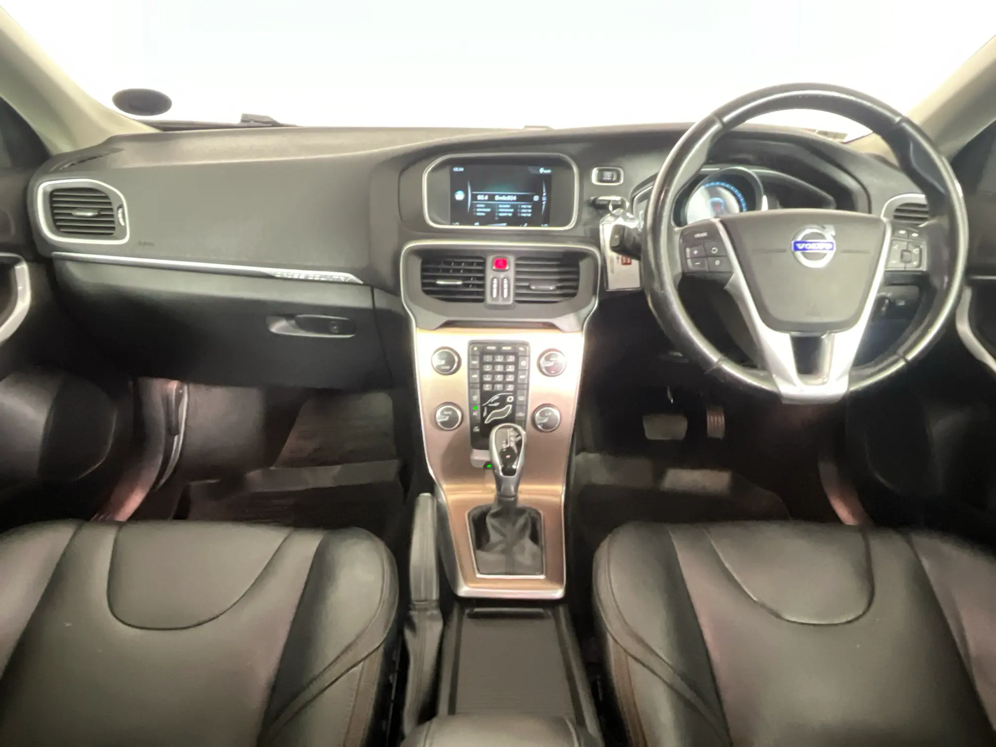 Used 2015 Volvo V40 CC D4 Elite/inscription Geartronic for sale | WeBuyCars