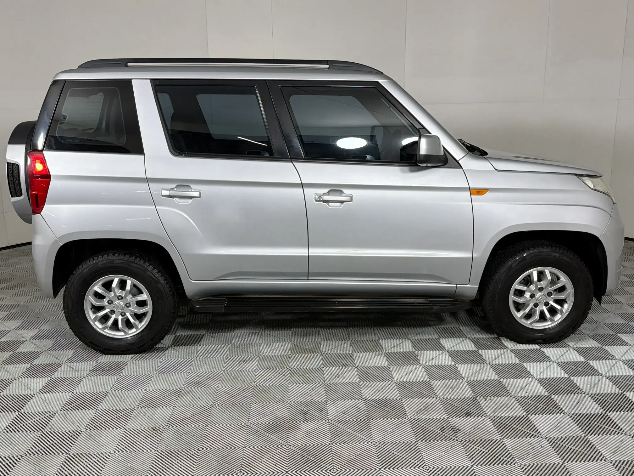 Mahindra TUV