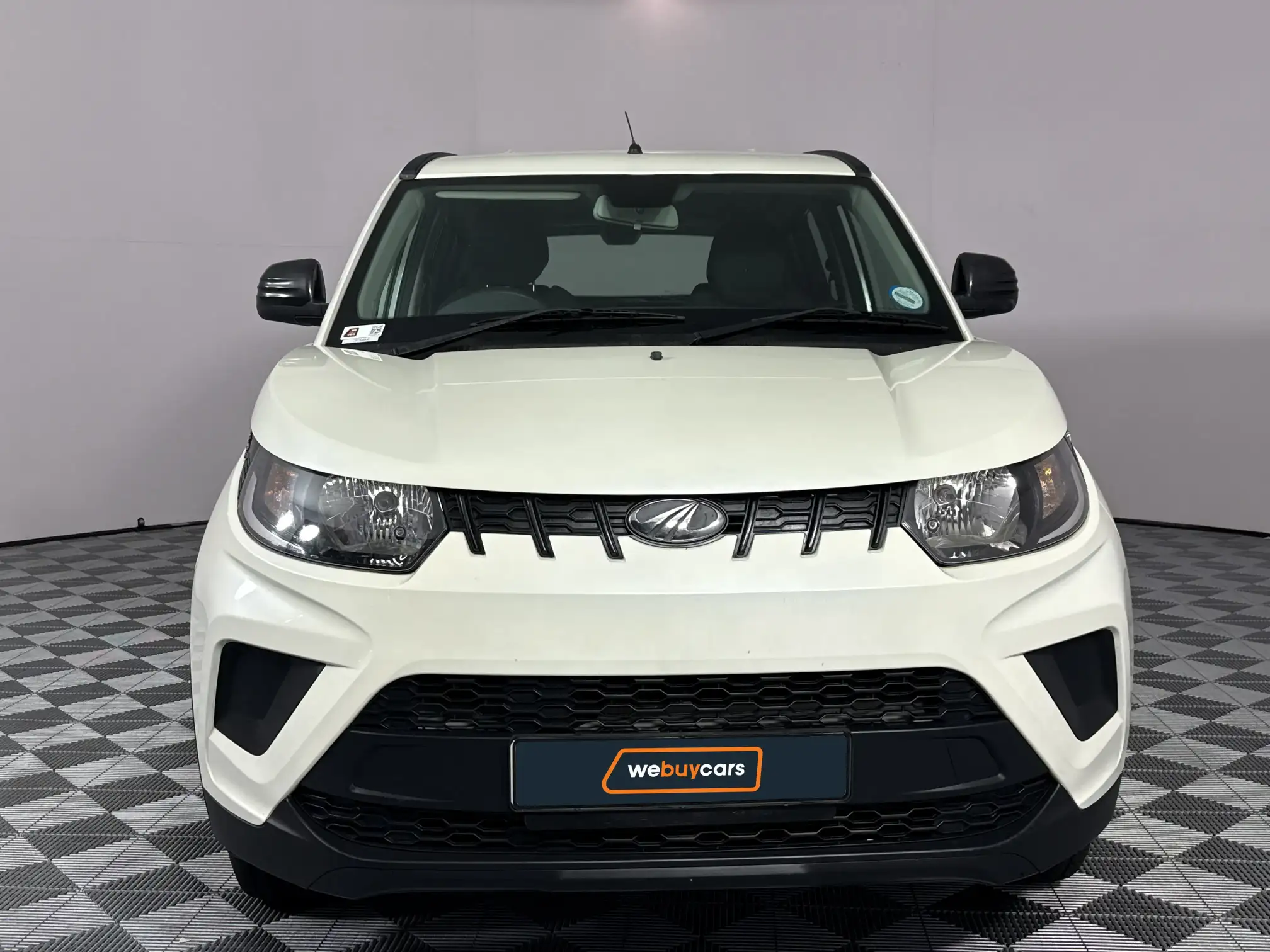 Mahindra KUV 100