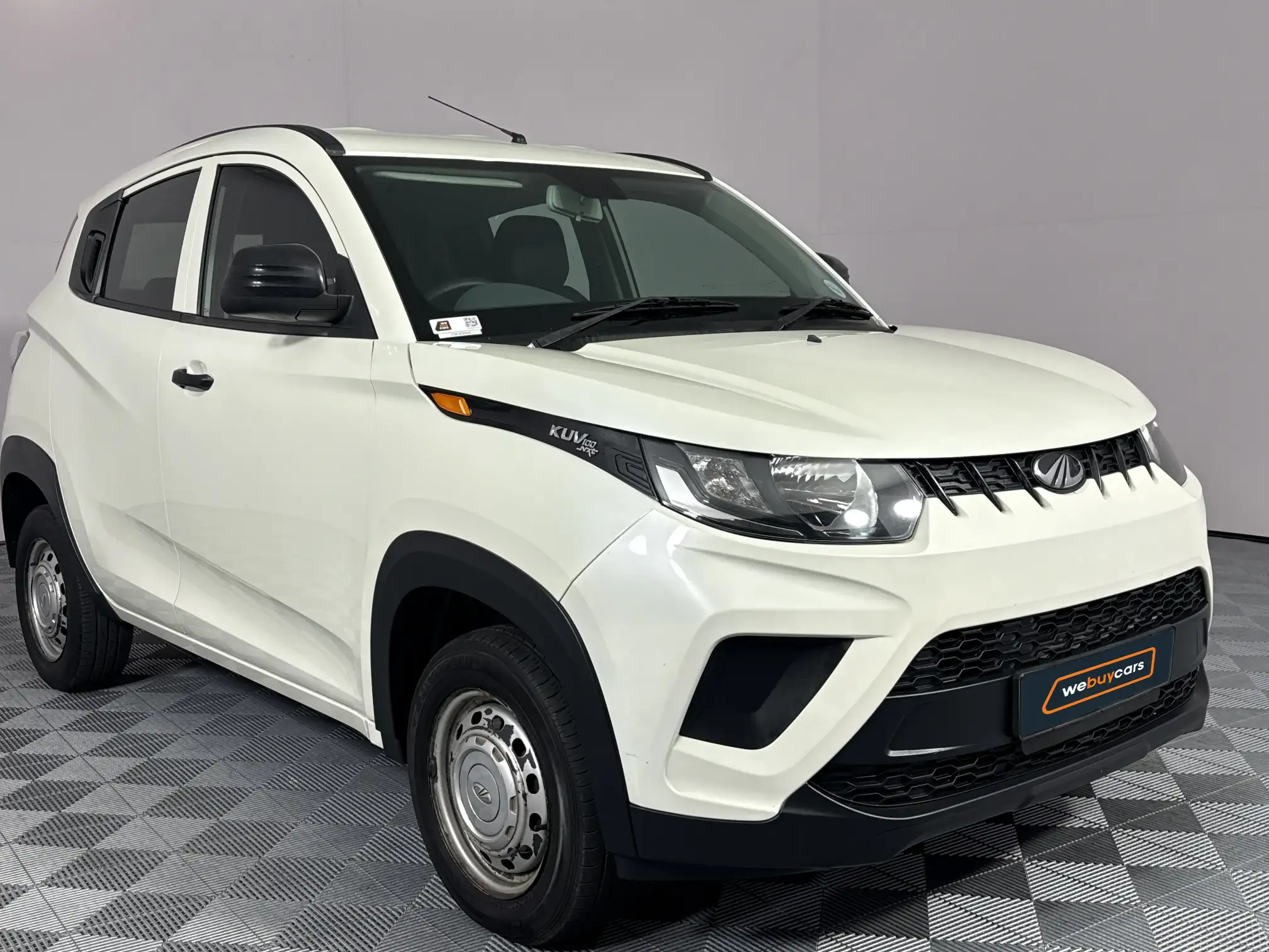 Mahindra KUV 100