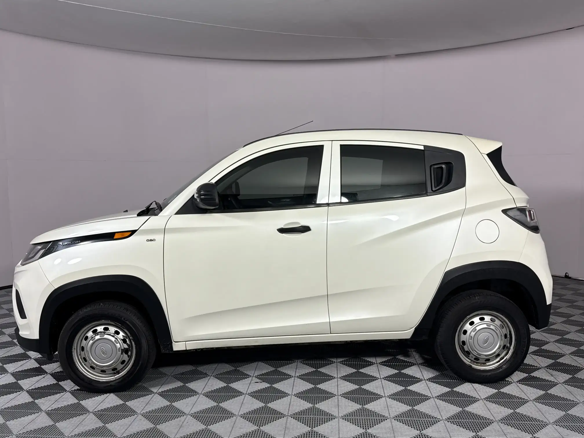 Mahindra KUV 100