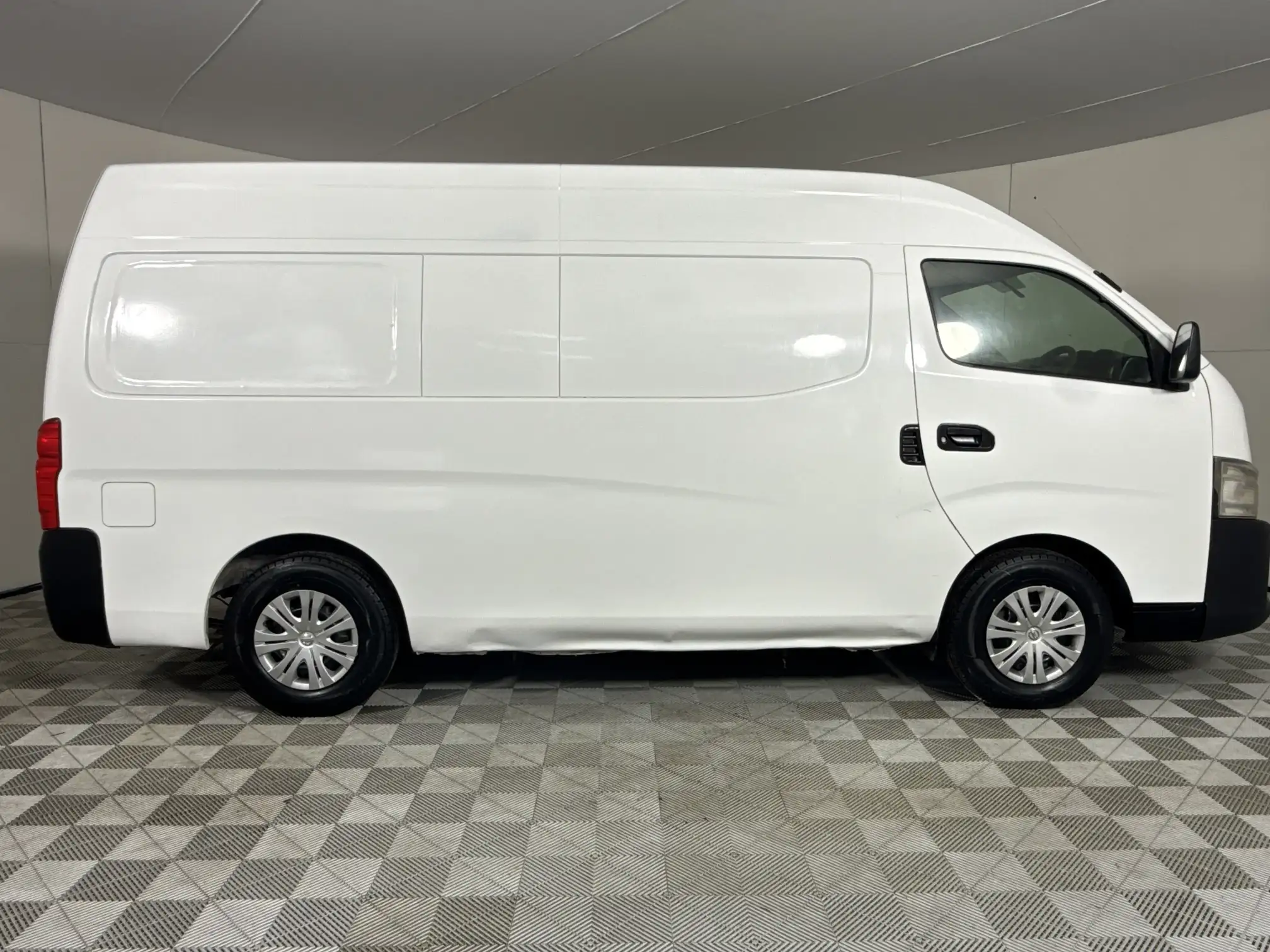 Nissan NV
