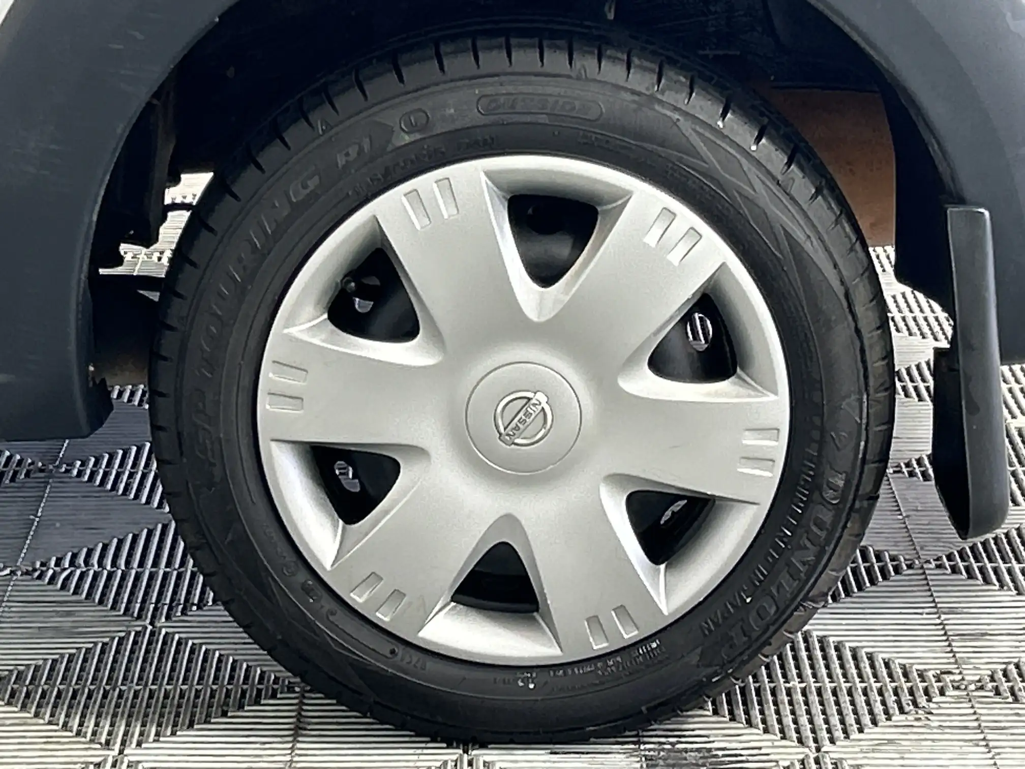 Nissan NP200