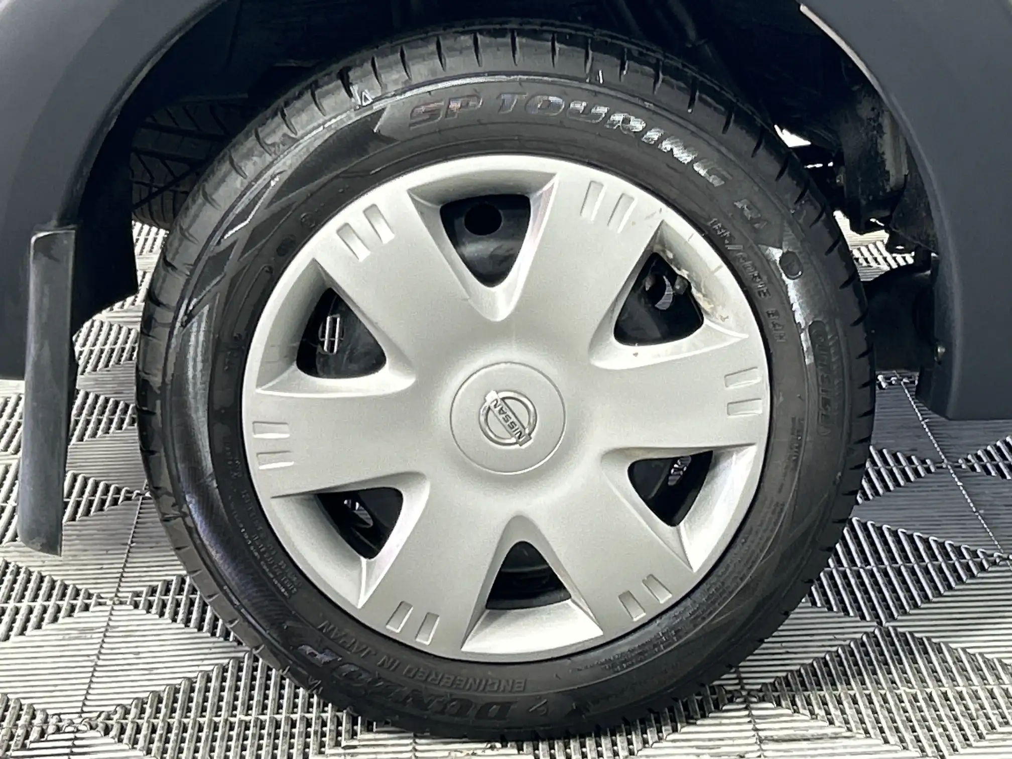 Nissan NP200