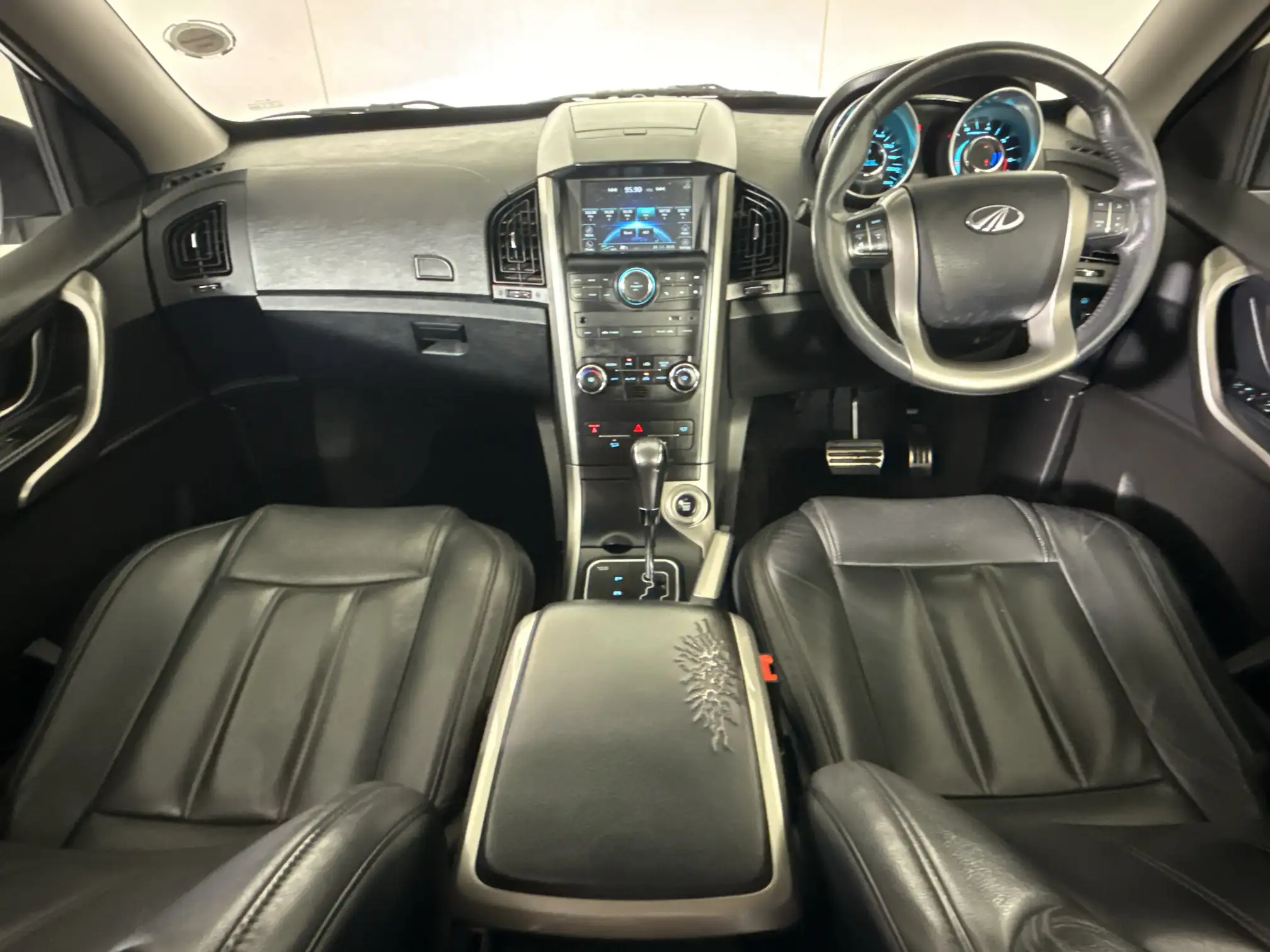 Mahindra XUV
