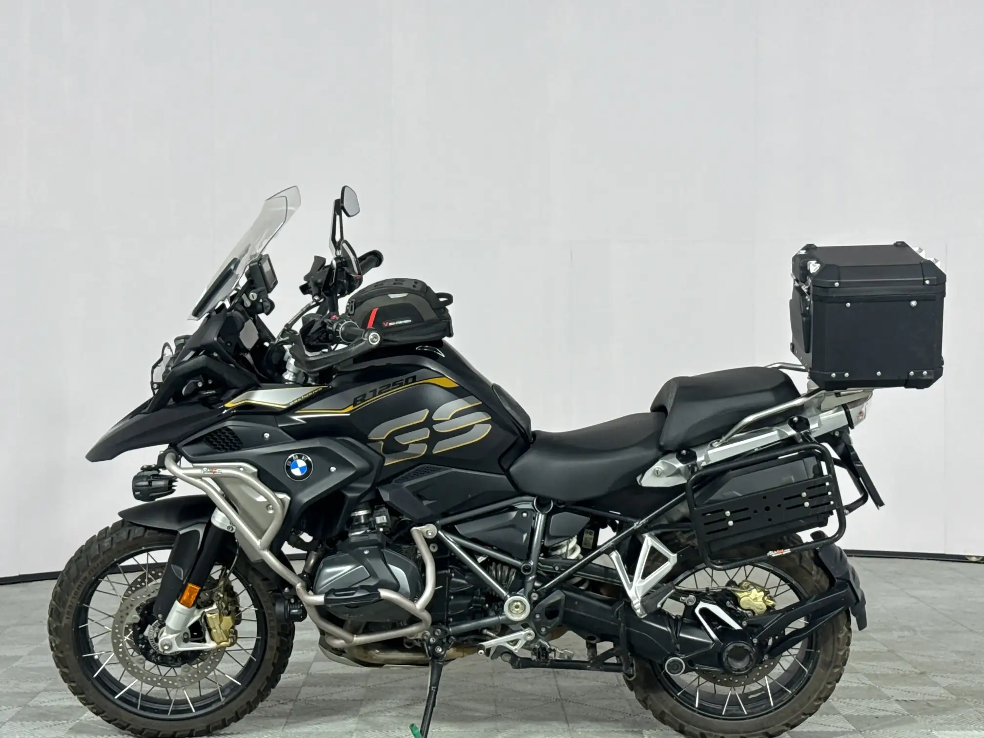 BMW R Series