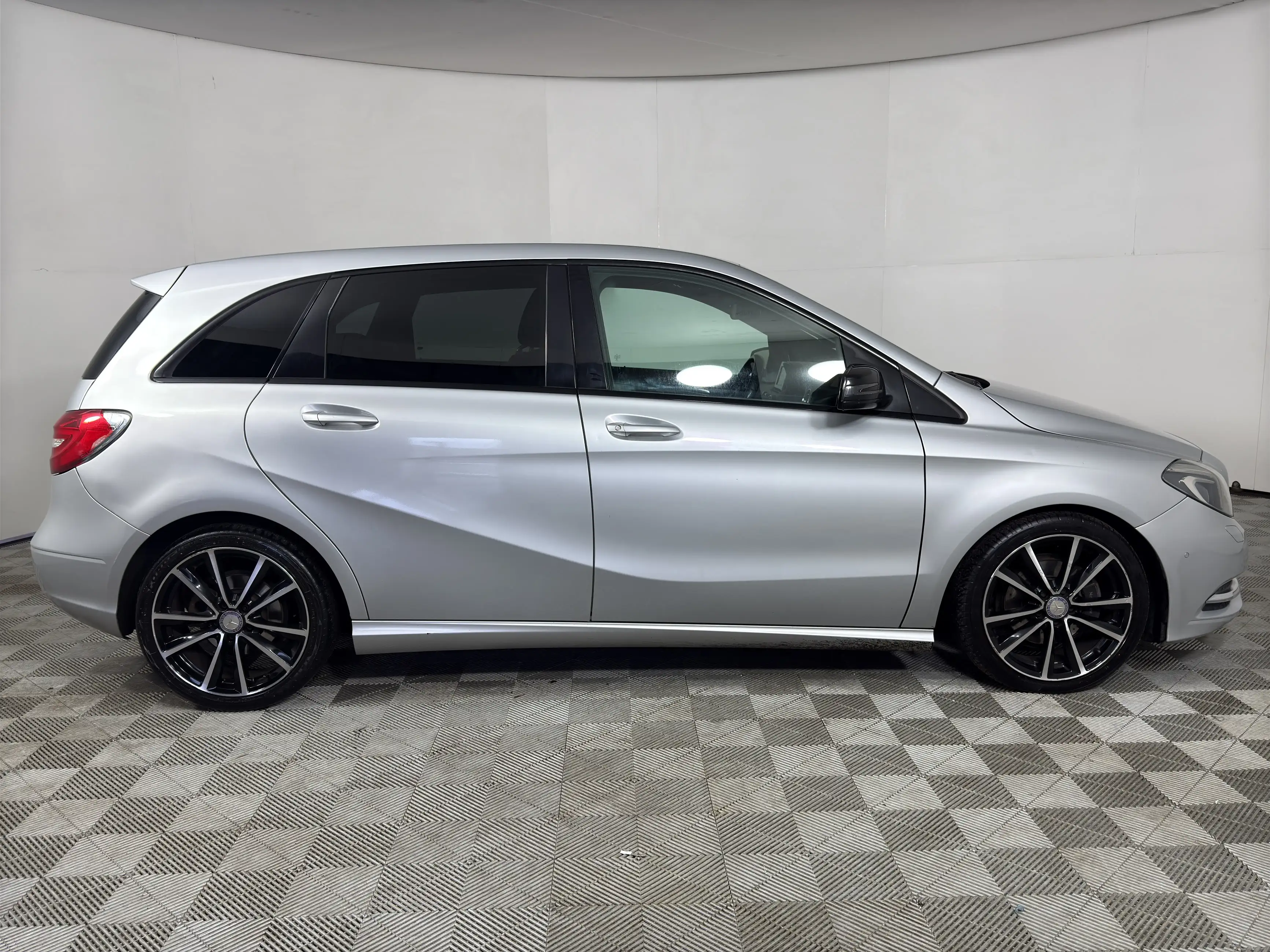 Mercedes-Benz B Class