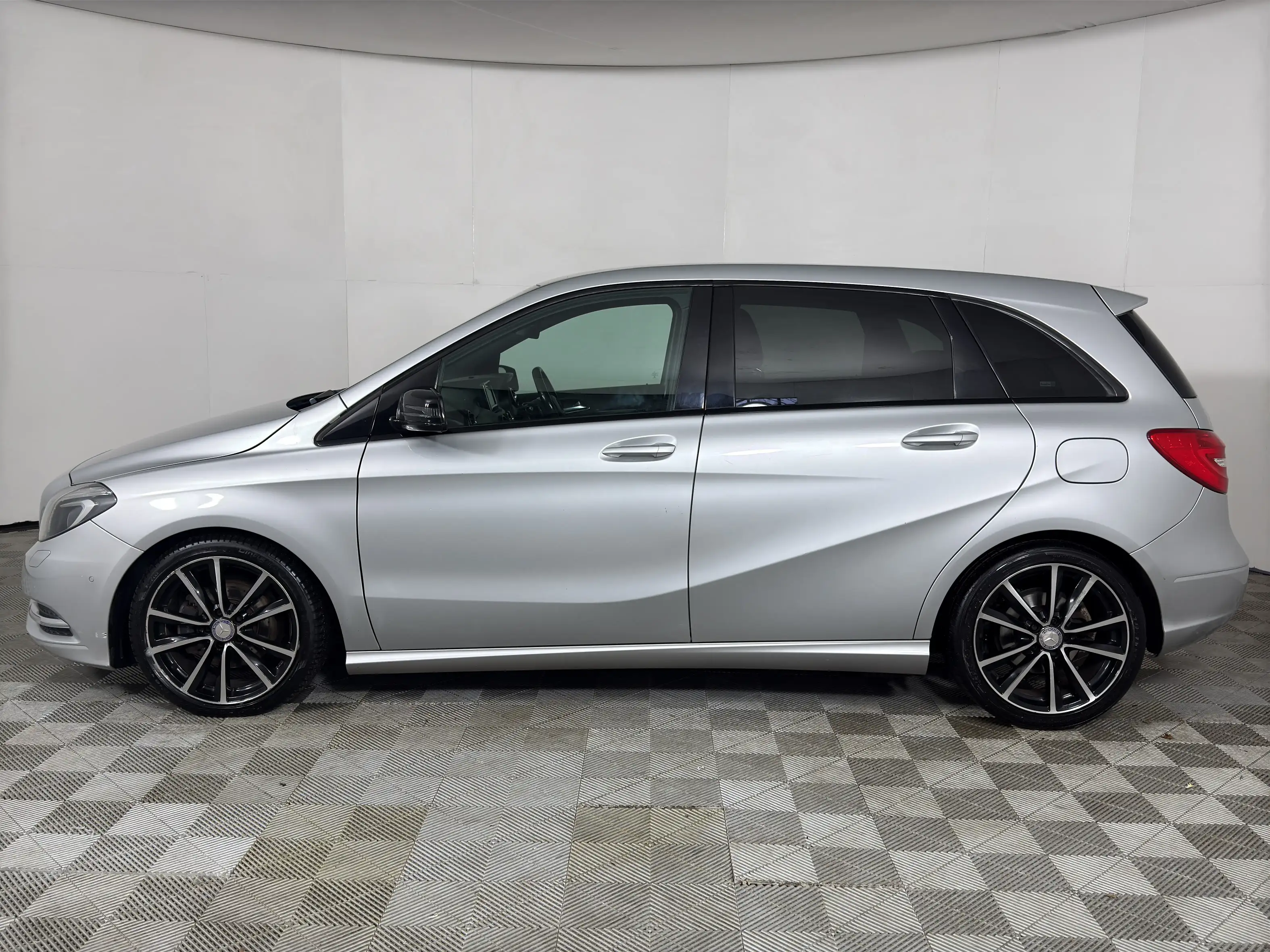 Mercedes-Benz B Class