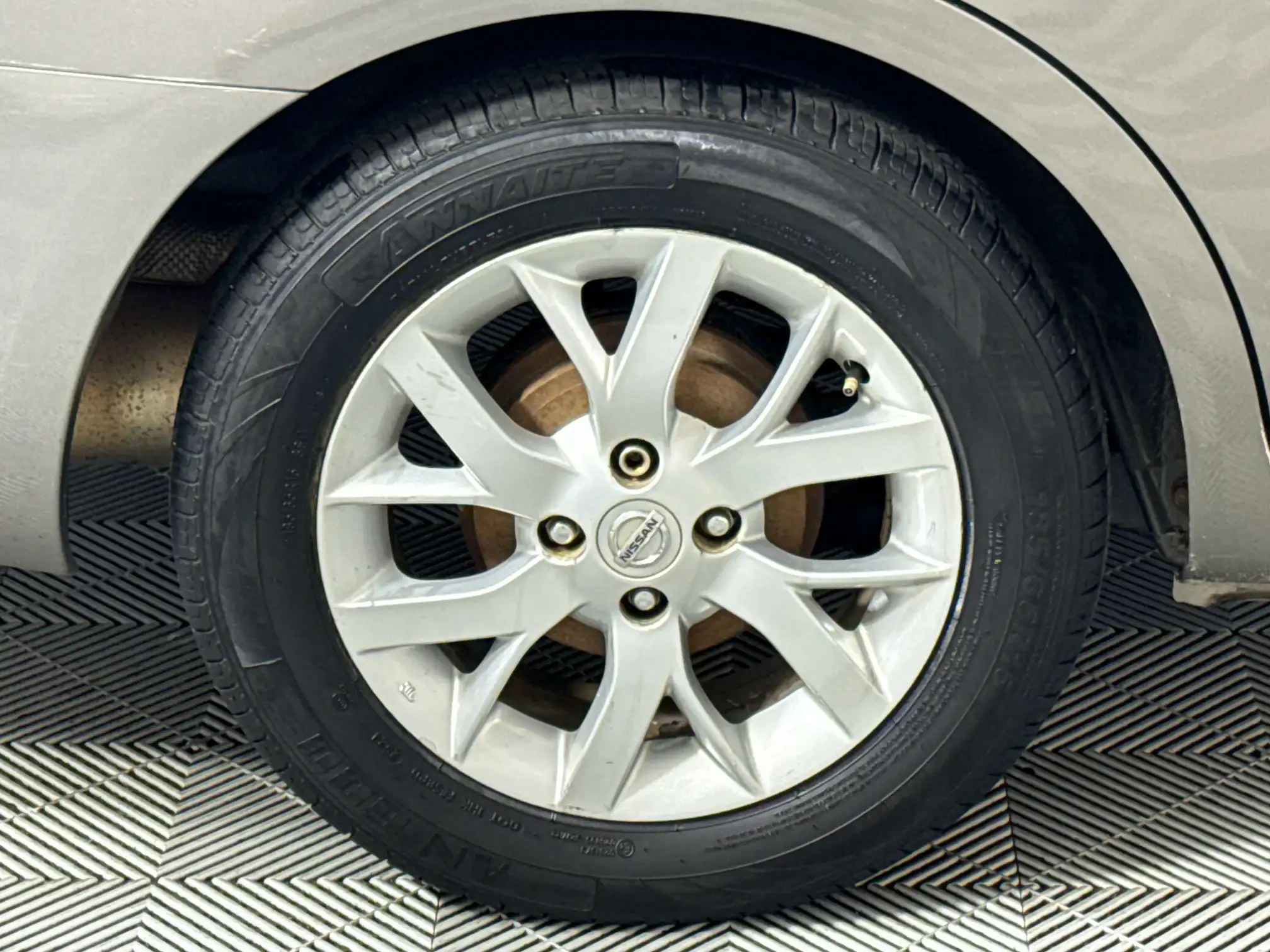 Nissan Almera