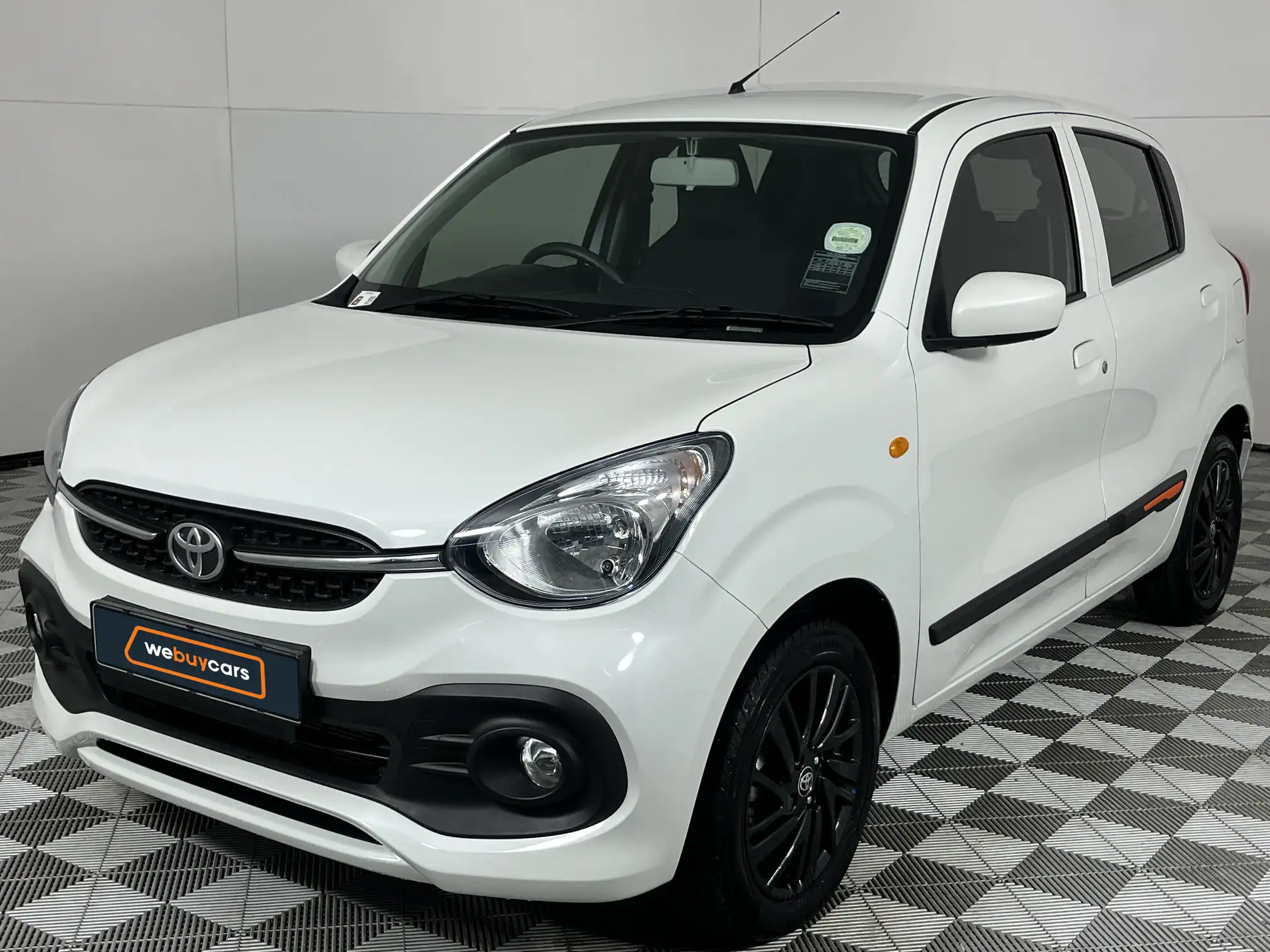 2025 Toyota Vitz