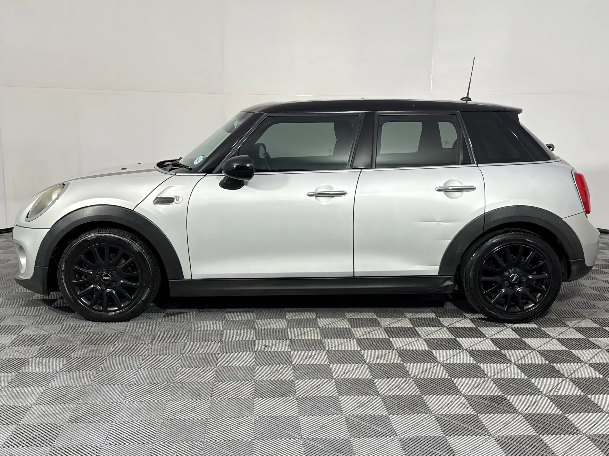 Mini Cooper 5DR