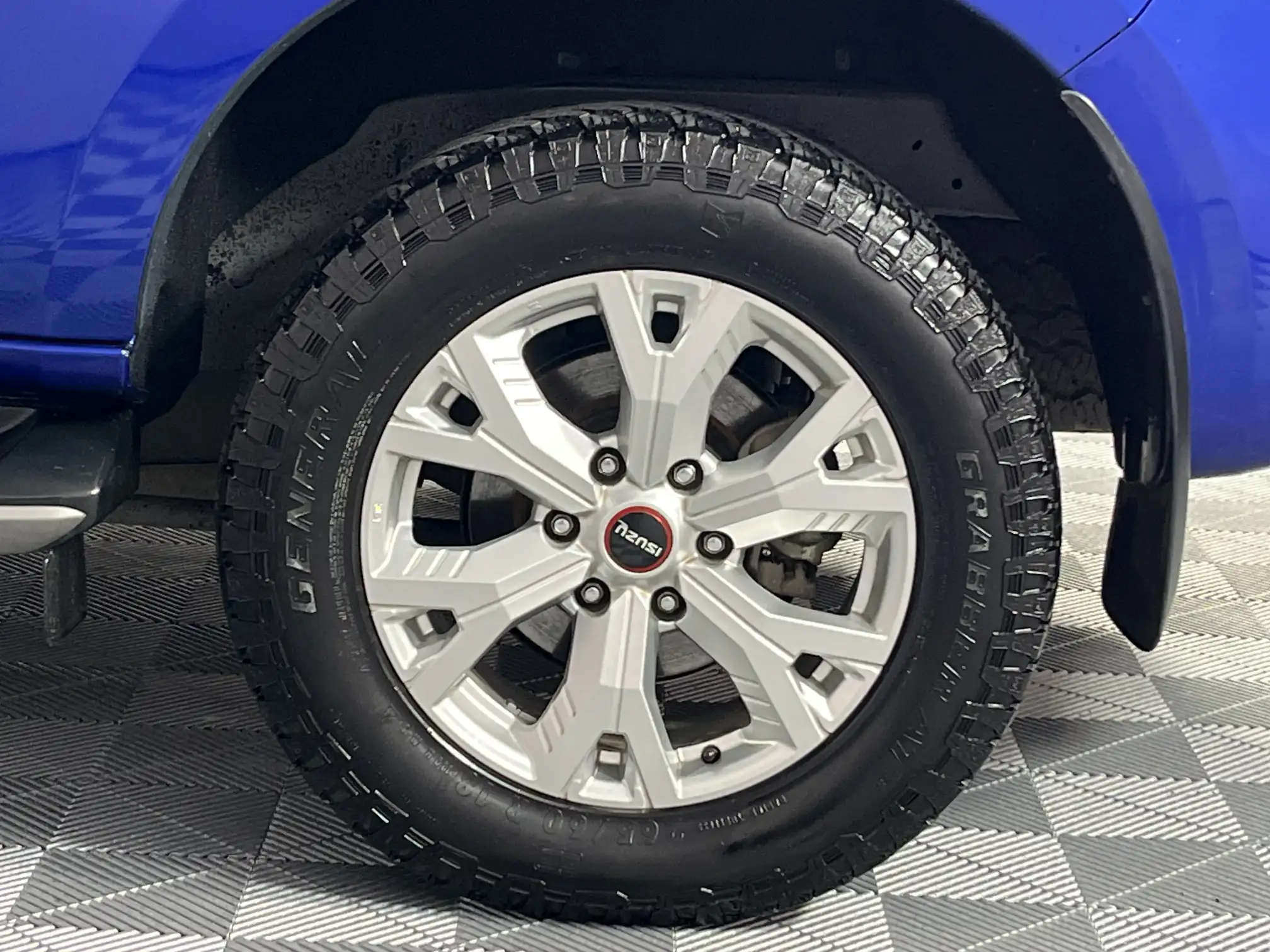 Isuzu MU-X