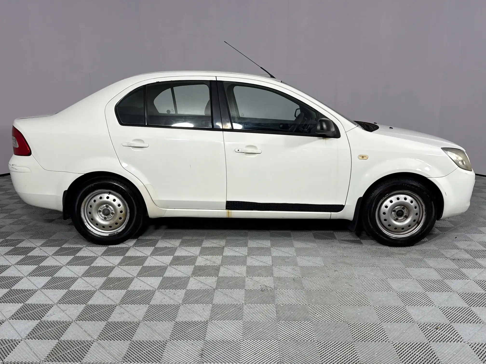 Ford Ikon